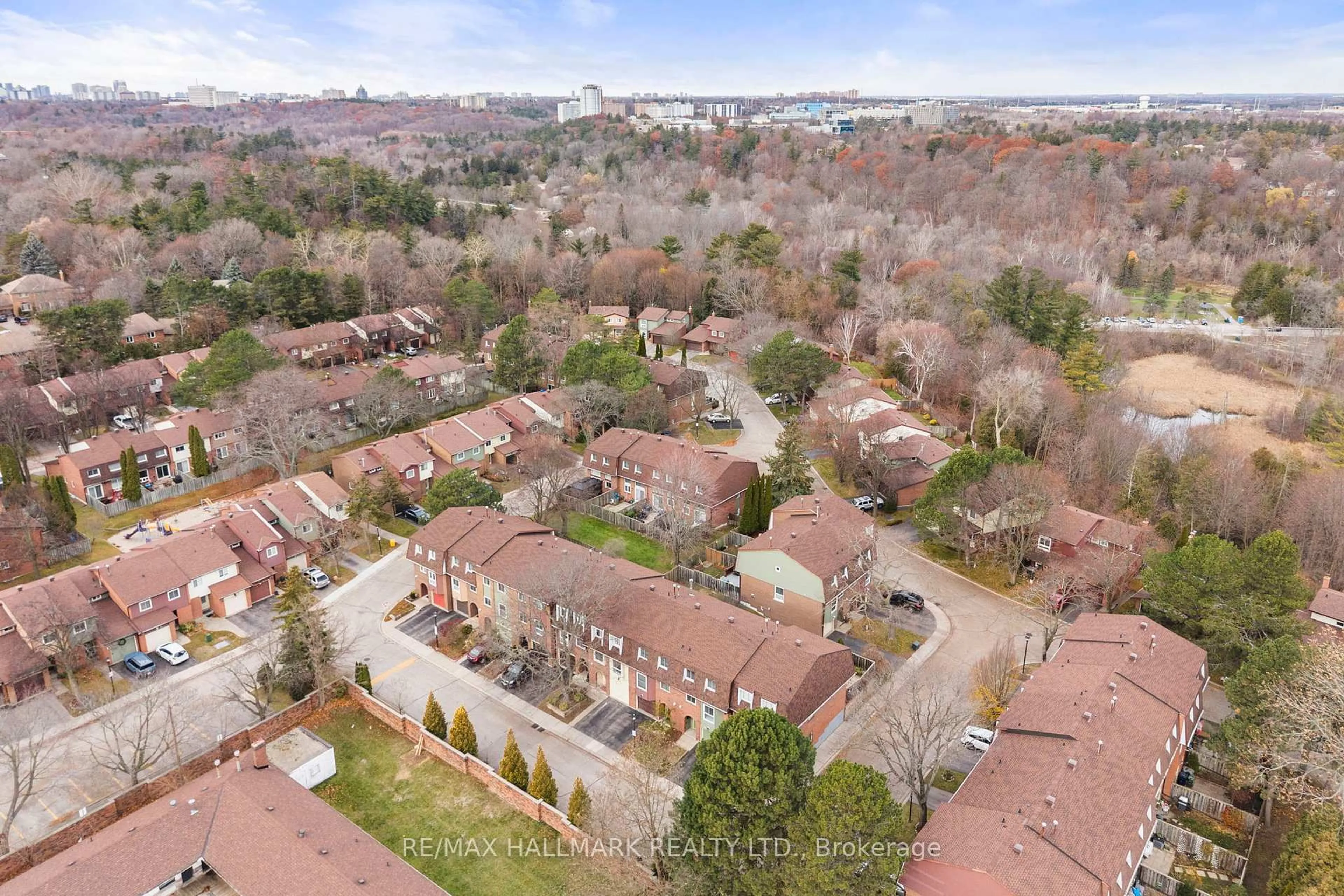 A pic from outside/outdoor area/front of a property/back of a property/a pic from drone, unknown for 4662 Kingston Rd #98, Toronto Ontario M1E 4Y7