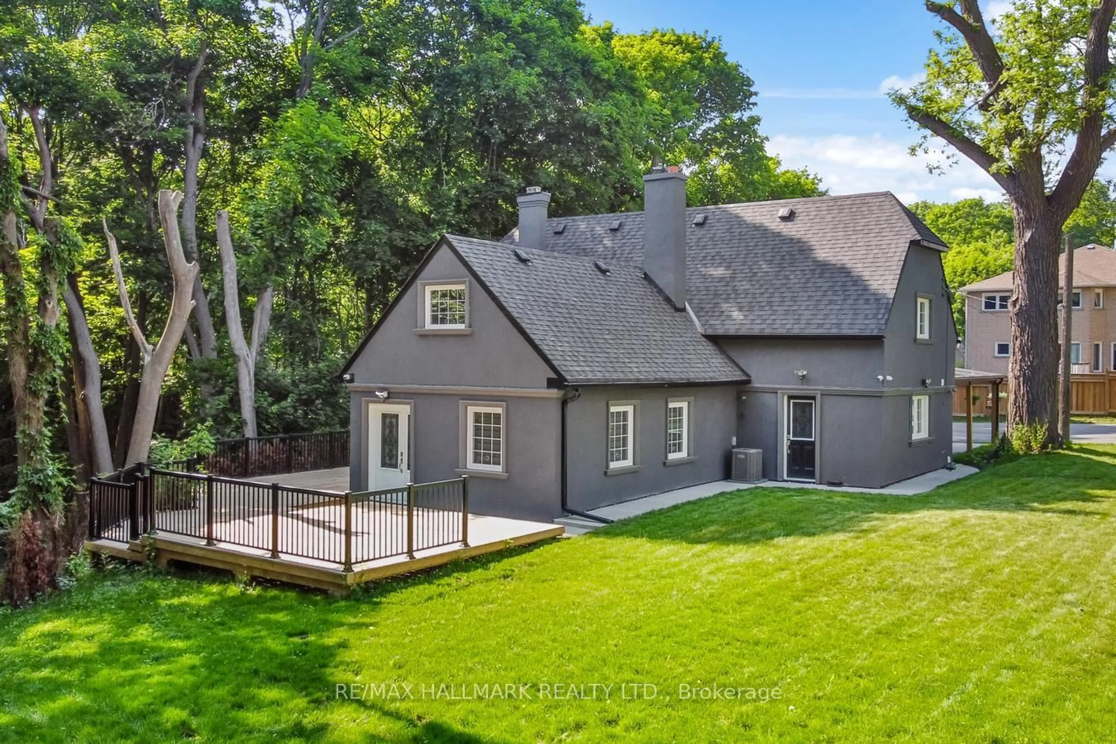 A pic from outside/outdoor area/front of a property/back of a property/a pic from drone, street for 551 Military Tr, Toronto Ontario M1E 4S7