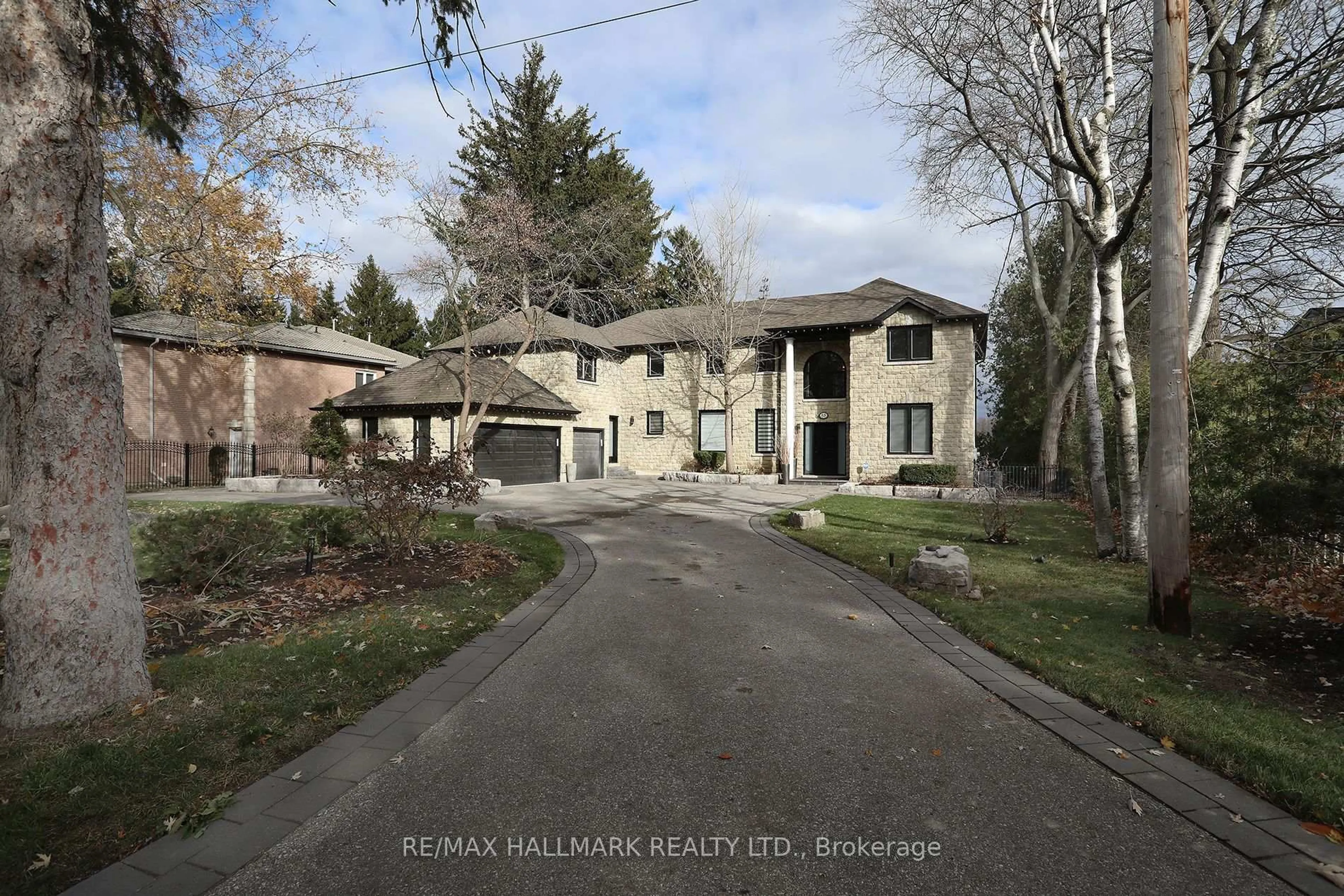 A pic from outside/outdoor area/front of a property/back of a property/a pic from drone, unknown for 88 Colonel Danforth Tr, Toronto Ontario M1C 1R1