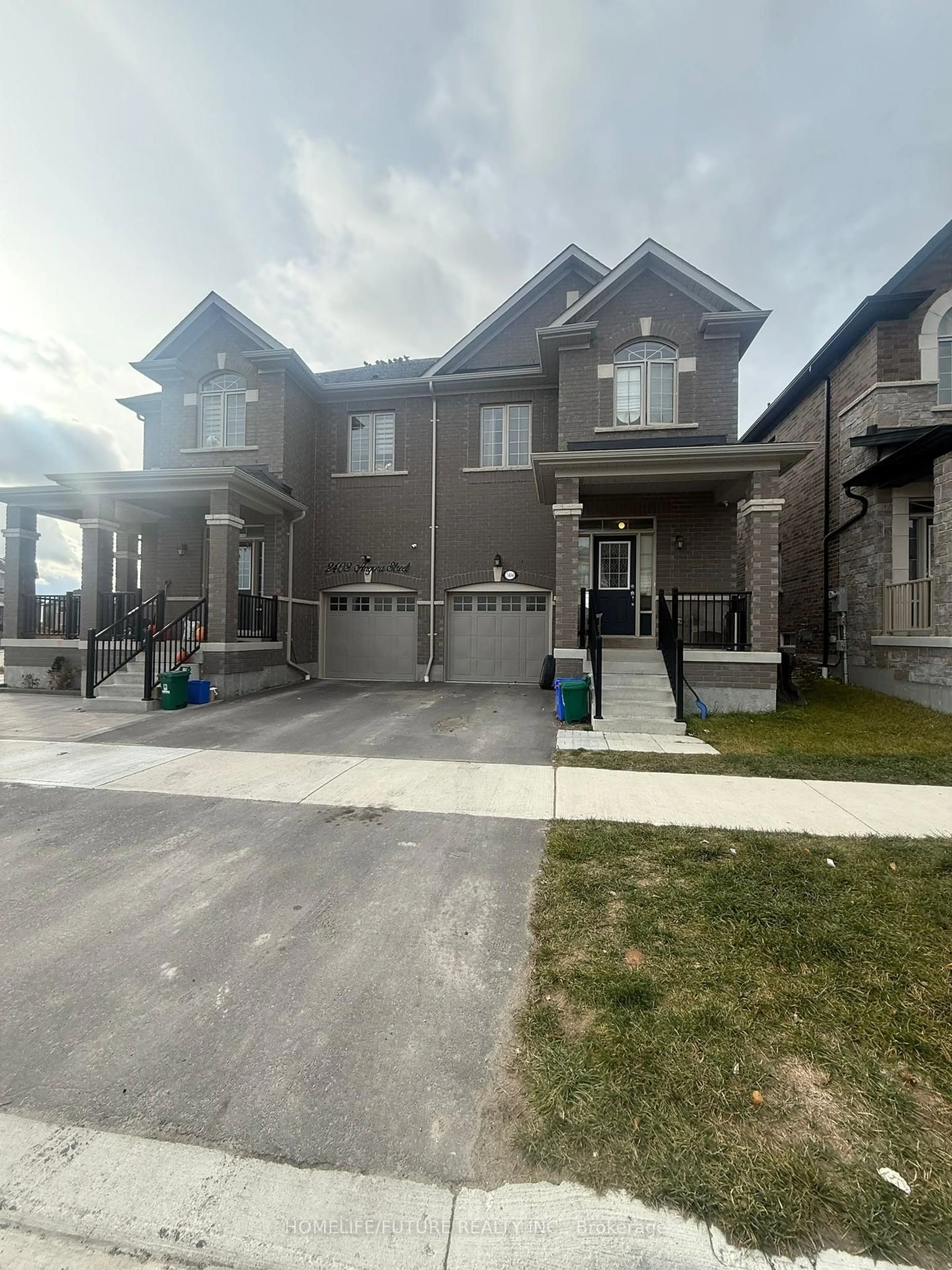 A pic from outside/outdoor area/front of a property/back of a property/a pic from drone, street for 2404 Angora St, Pickering Ontario L1X 0M6
