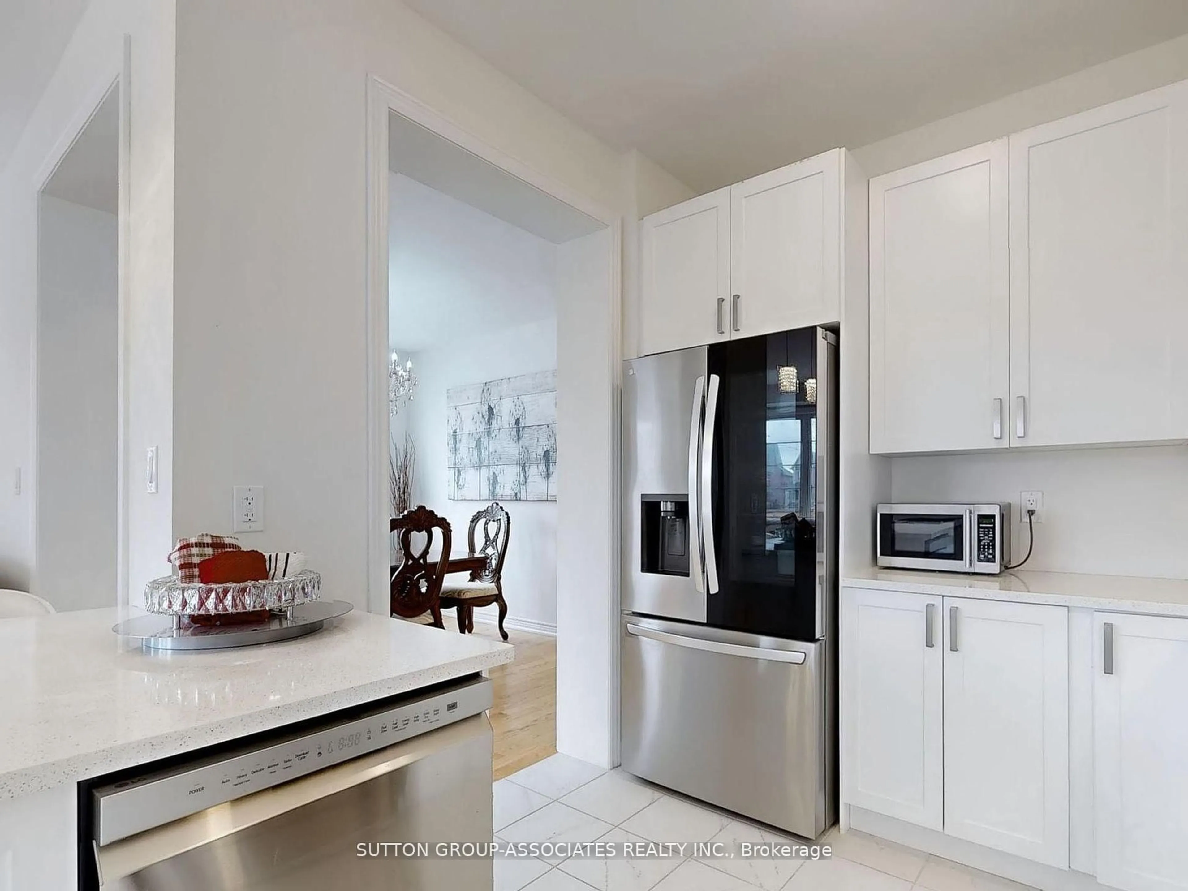 Contemporary kitchen, ceramic/tile floor for 2576 Orchestrate Dr, Oshawa Ontario L1L 0R4