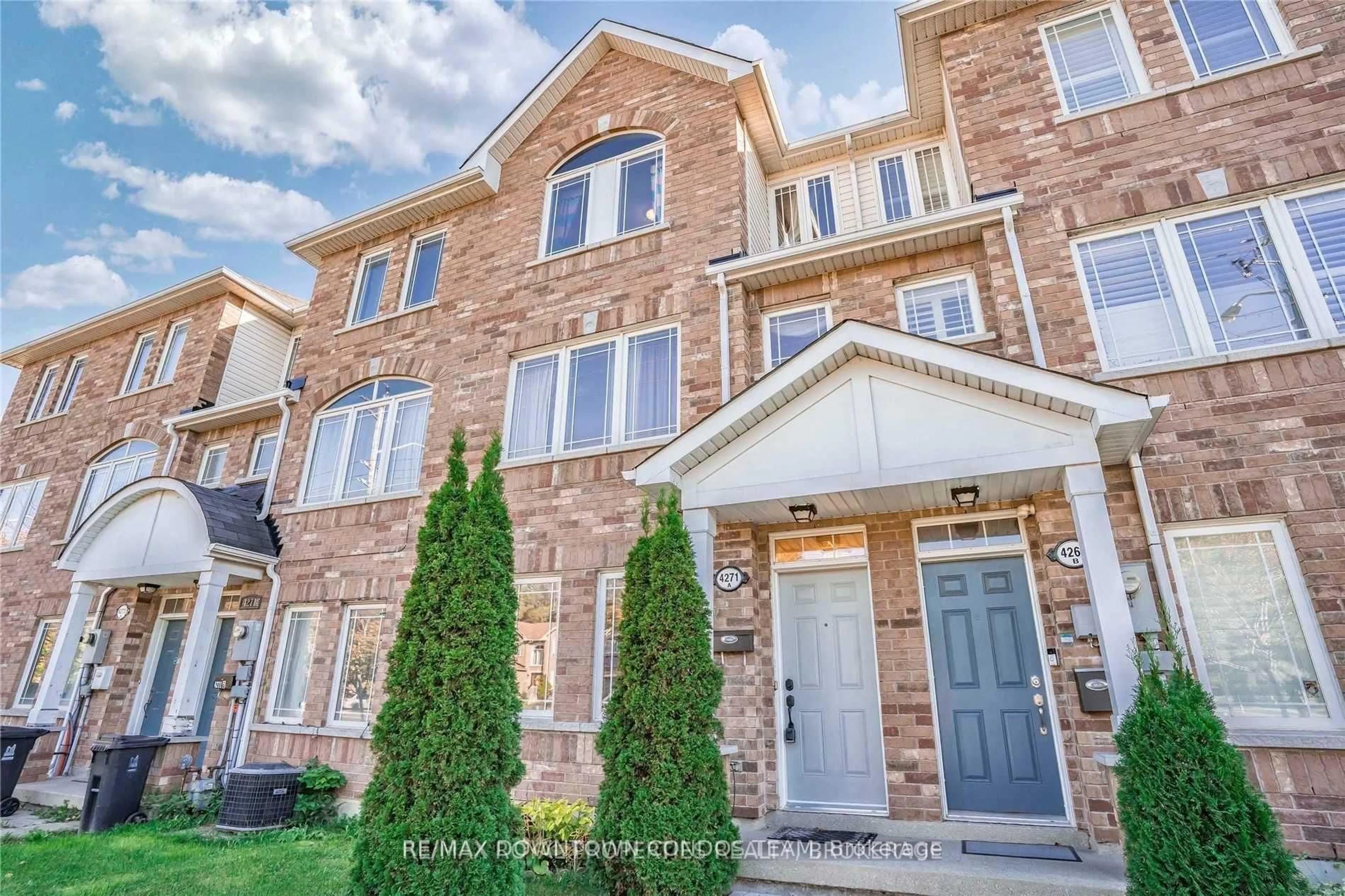 Home with brick exterior material, street for 4271A Lawrence Ave, Toronto Ontario M1E 2S8