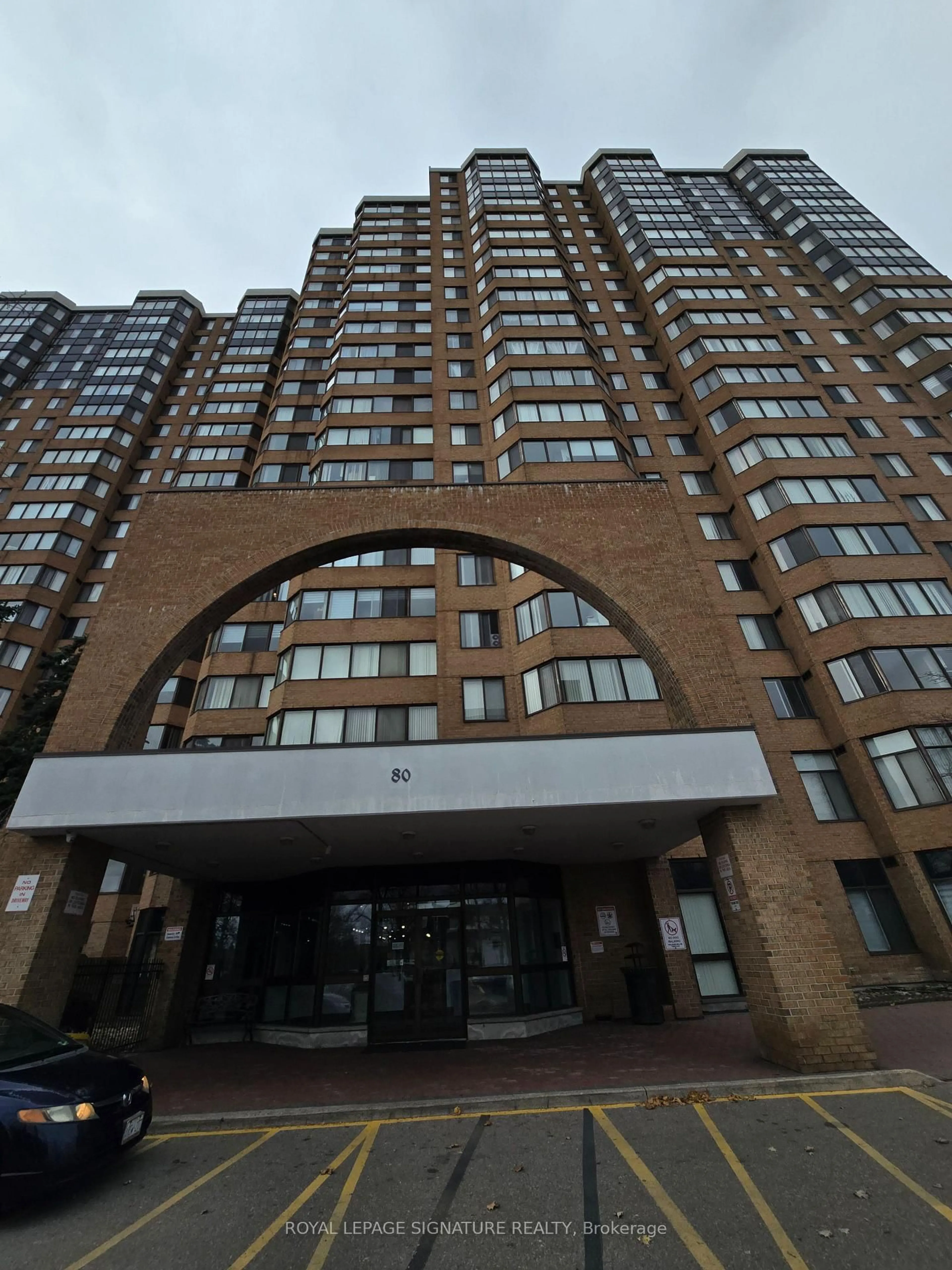 Indoor foyer for 80 Alton Towers Circ #507, Toronto Ontario M1V 5E8