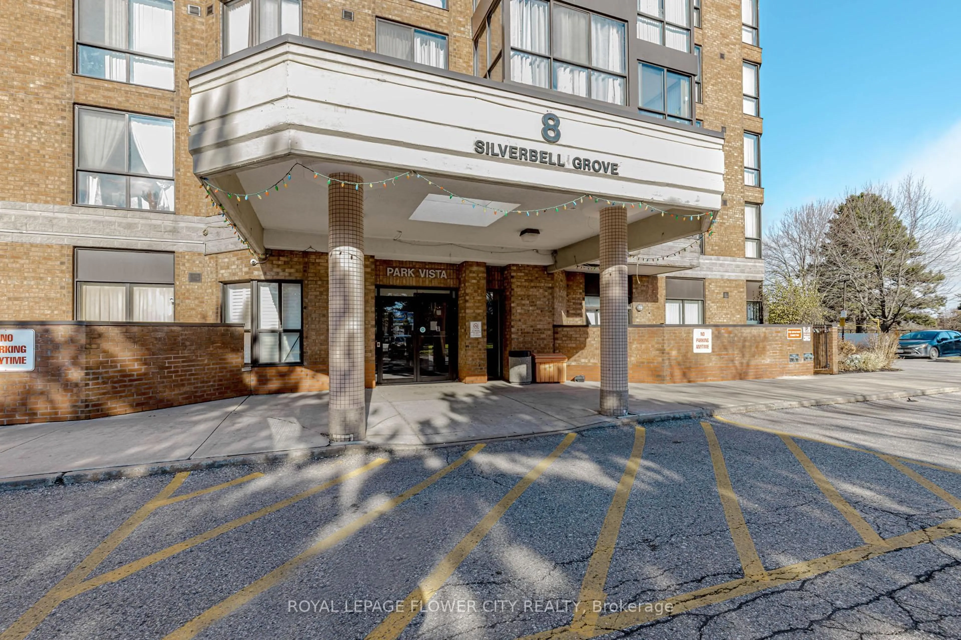 Indoor foyer for 8 Silverbell Grve #910, Toronto Ontario M1B 4Z3