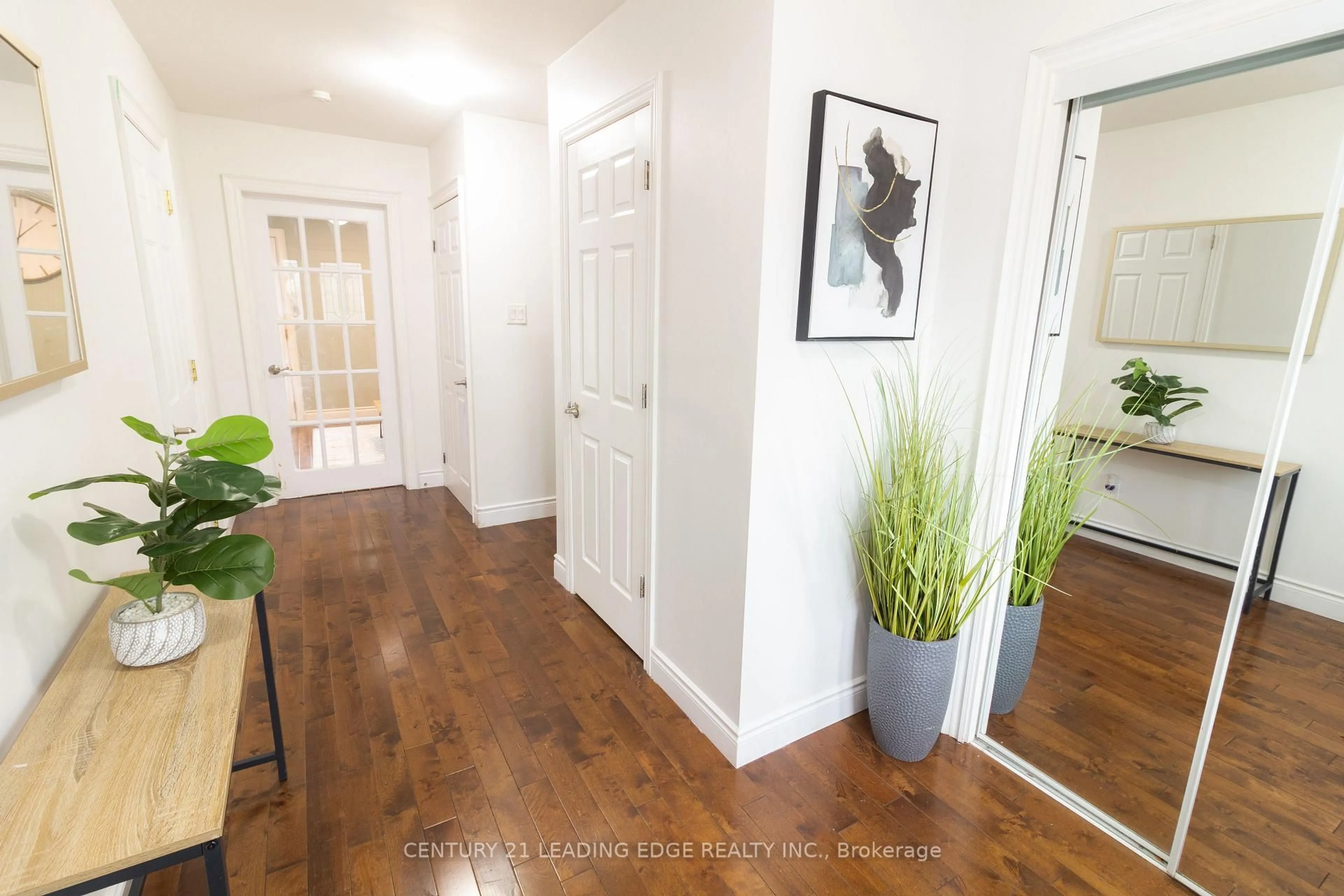Indoor entryway for 69 Calais St, Whitby Ontario L1N 5M3