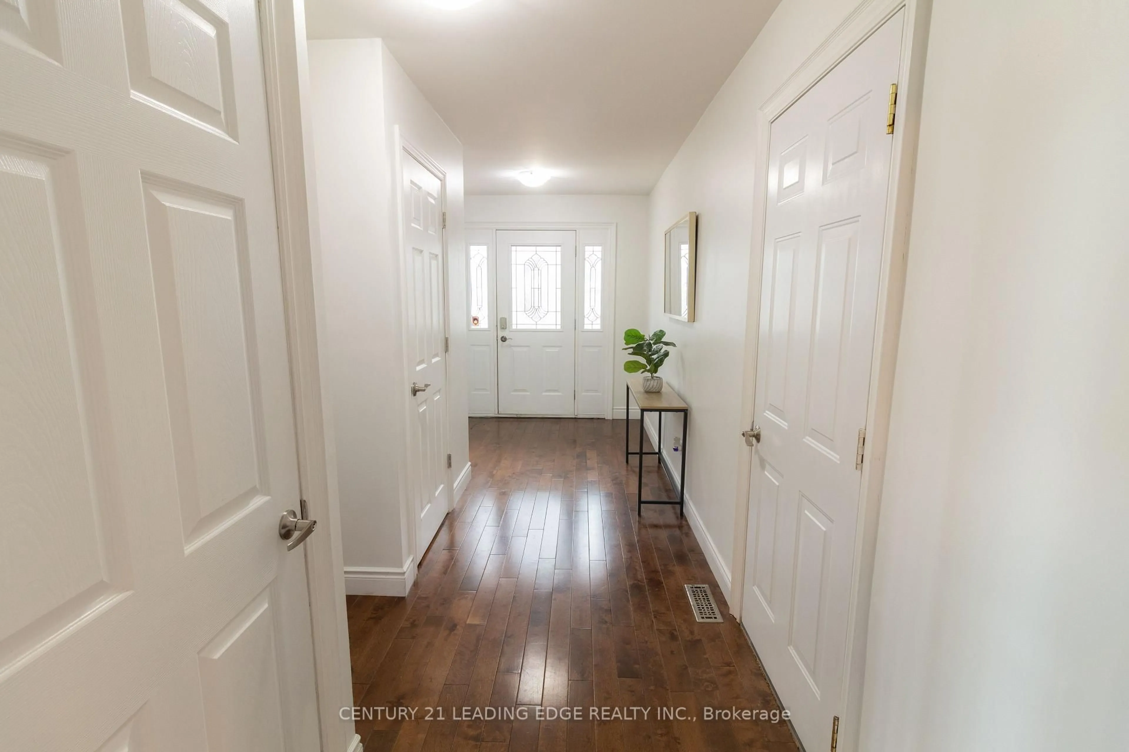 Indoor entryway for 69 Calais St, Whitby Ontario L1N 5M3