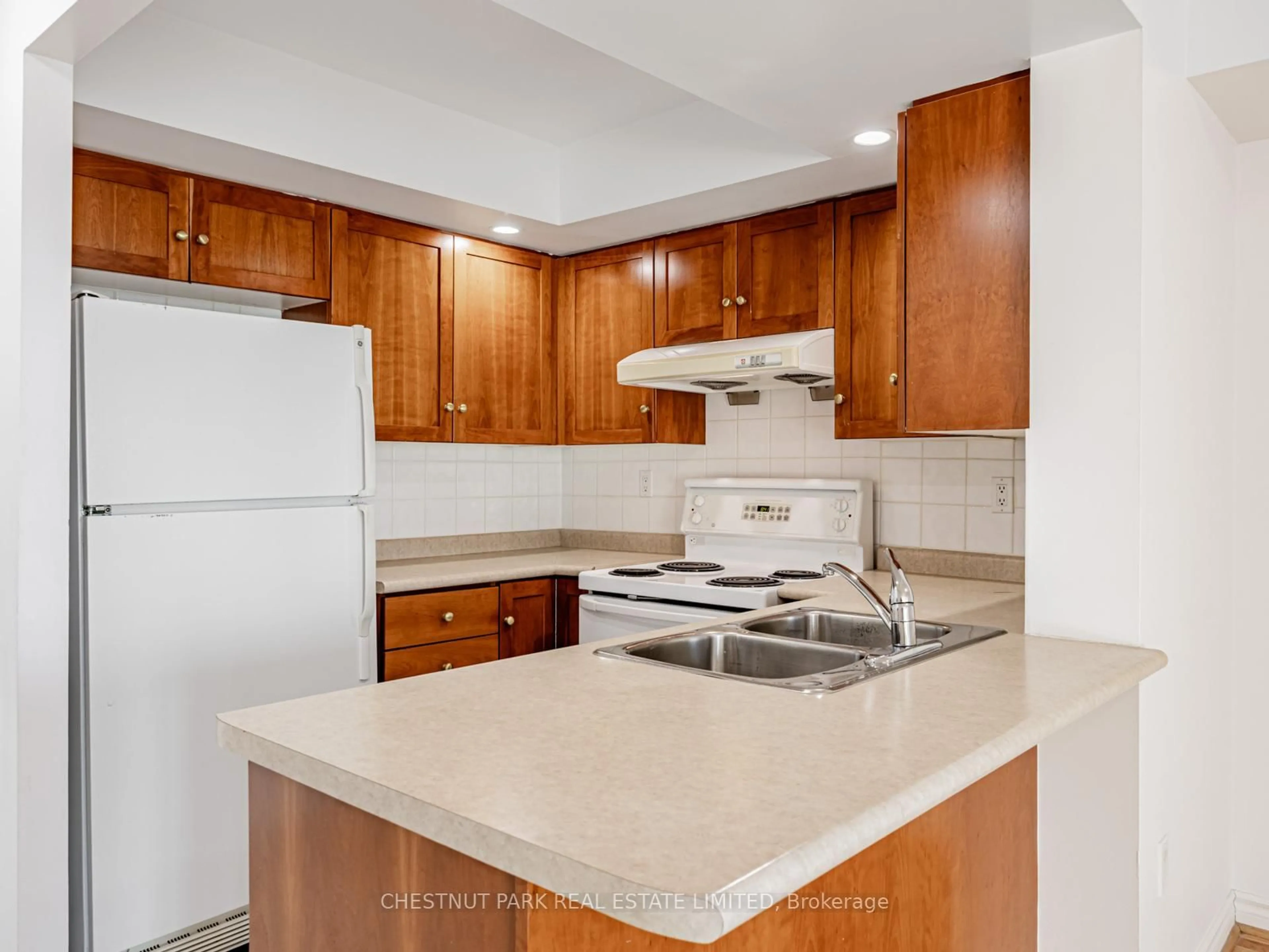 Standard kitchen, unknown for 125 Omni Dr #1029, Toronto Ontario M1P 5A9