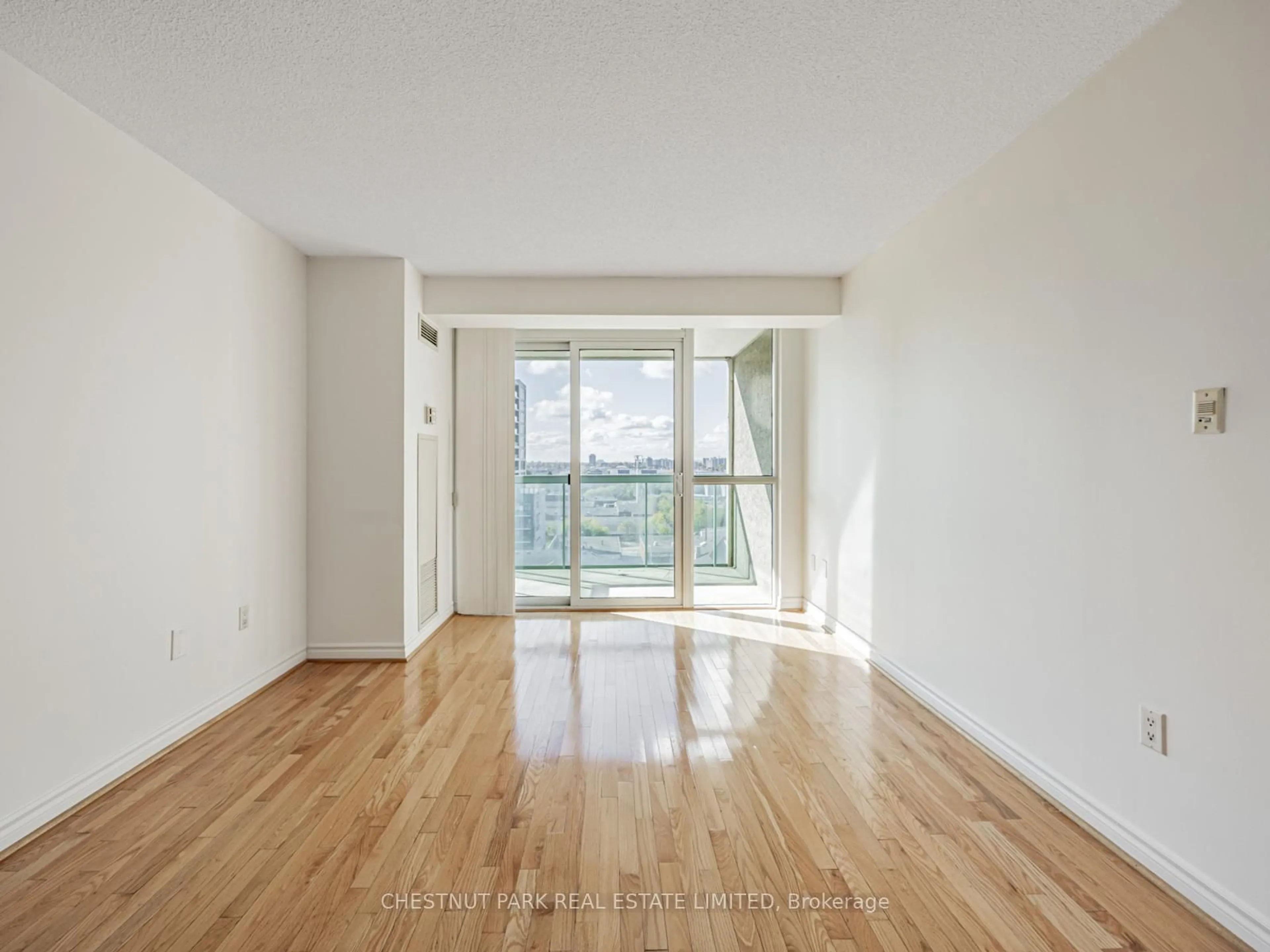 A pic of a room for 125 Omni Dr #1029, Toronto Ontario M1P 5A9