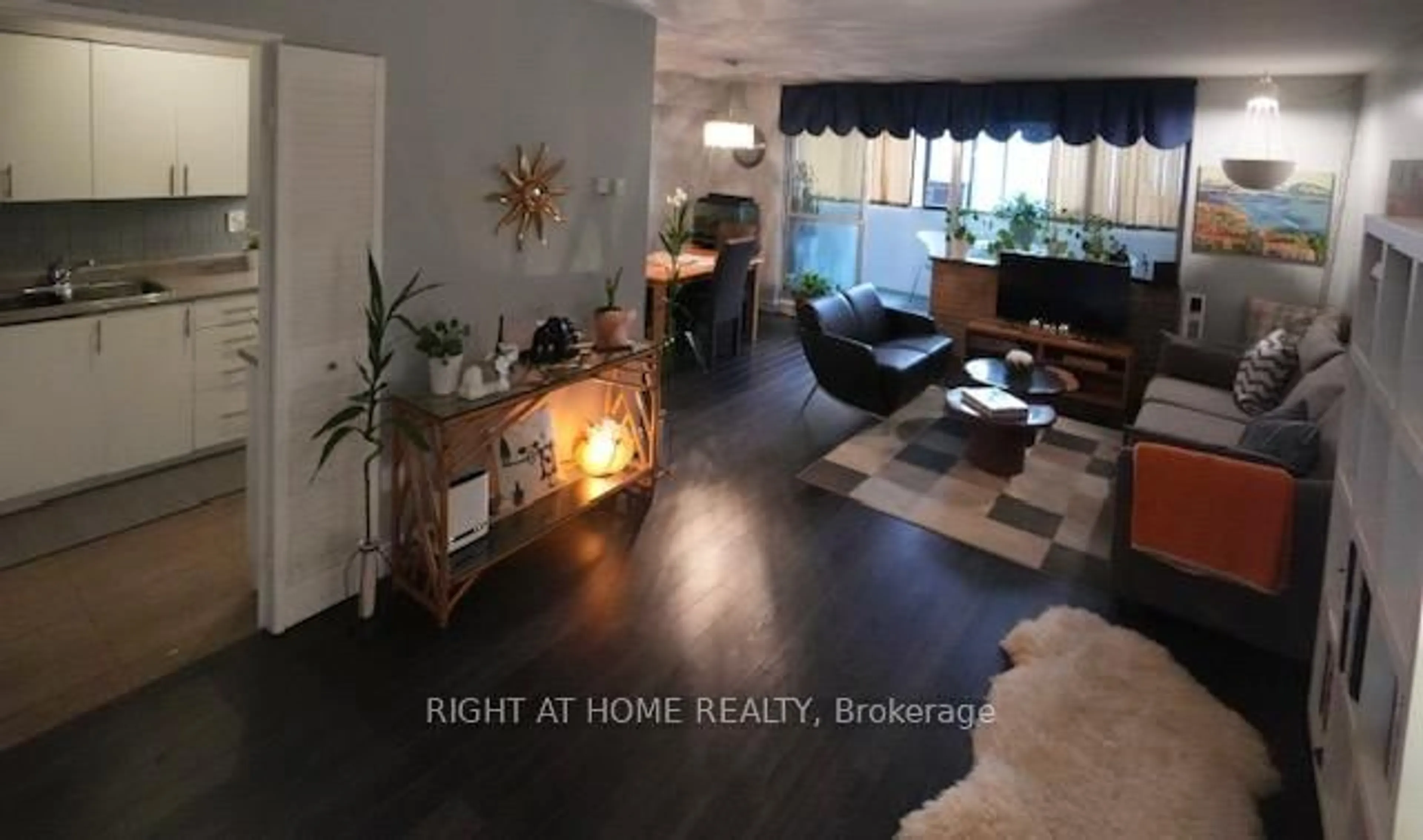 Unknown for 5 Massey Sq #411, Toronto Ontario M4C 5L6