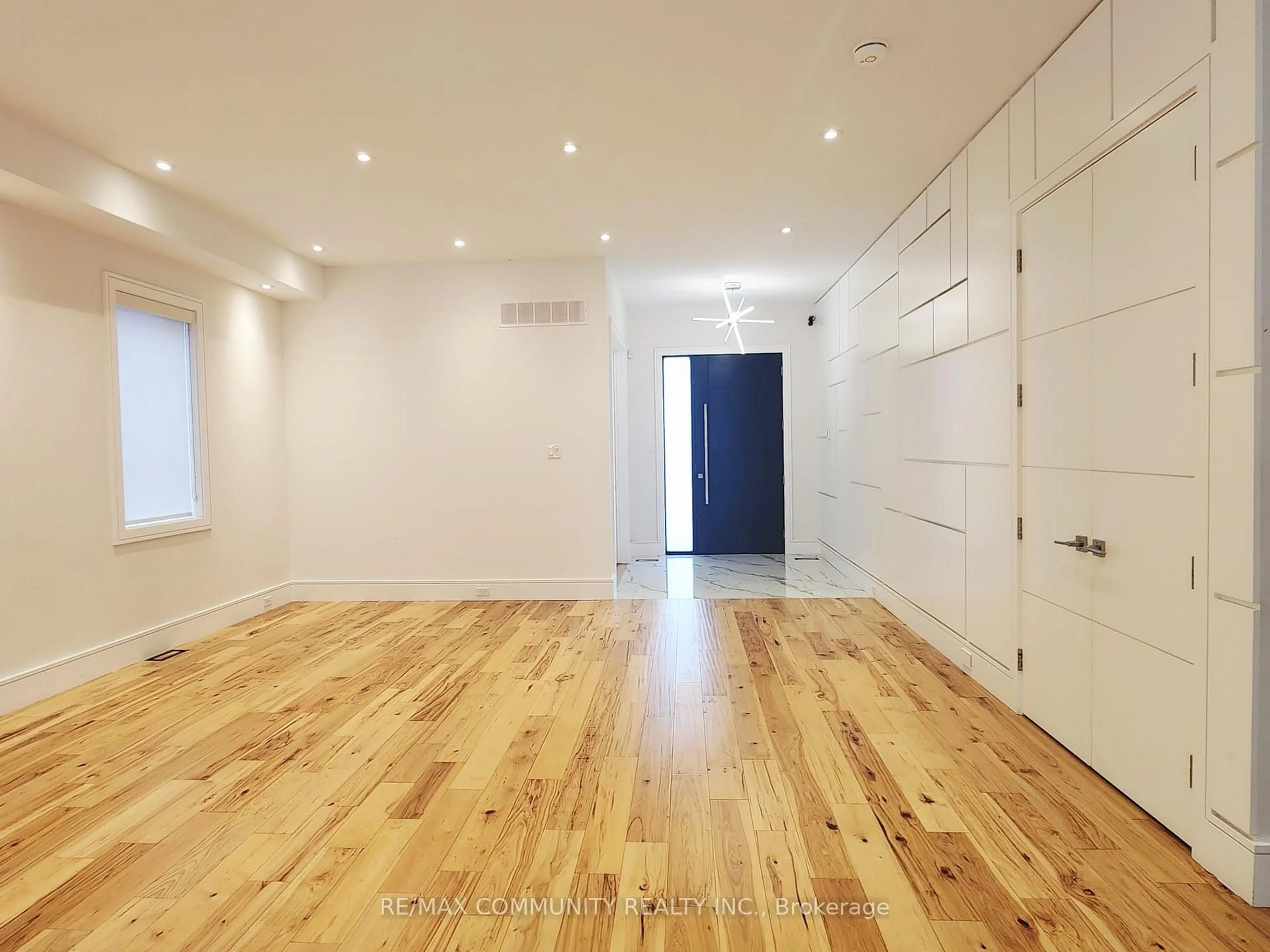 A pic of a room for 6268 Kingston Rd, Toronto Ontario M1C 1K9