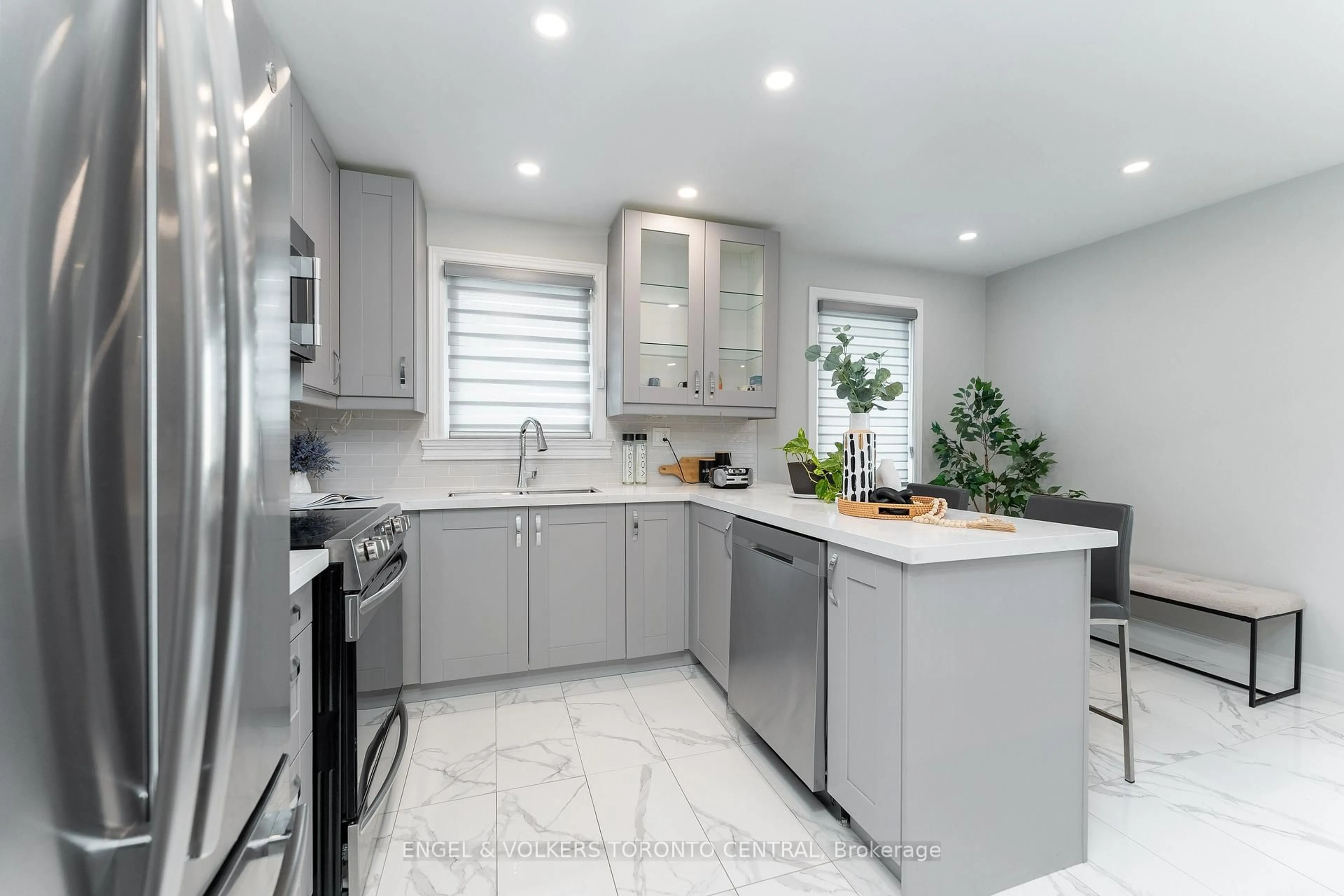 Contemporary kitchen, ceramic/tile floor for 767 Phillip Murray Ave, Oshawa Ontario L1J 1J2