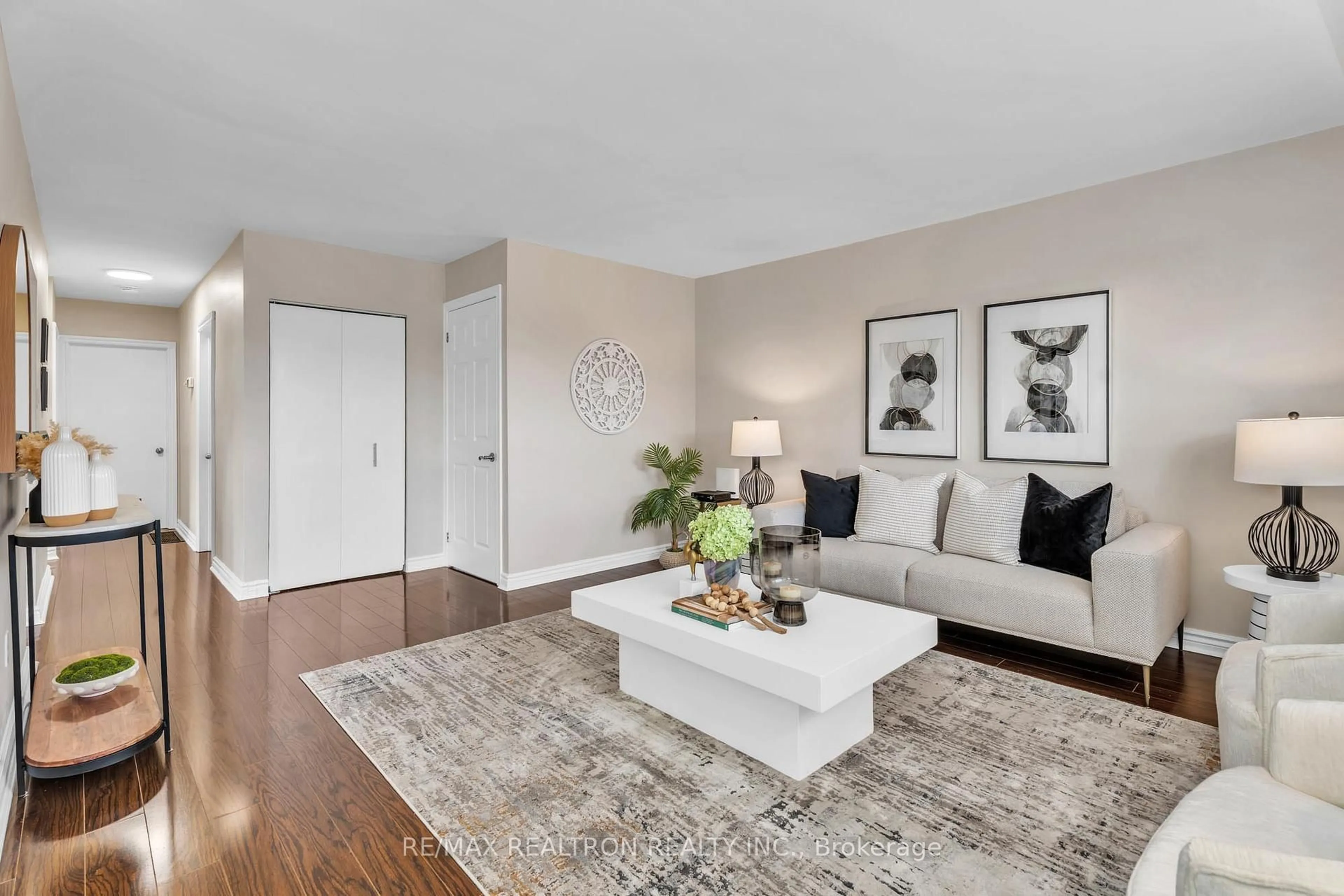 Living room with furniture, unknown for 61 Bailey Cres, Toronto Ontario M1G 2P4