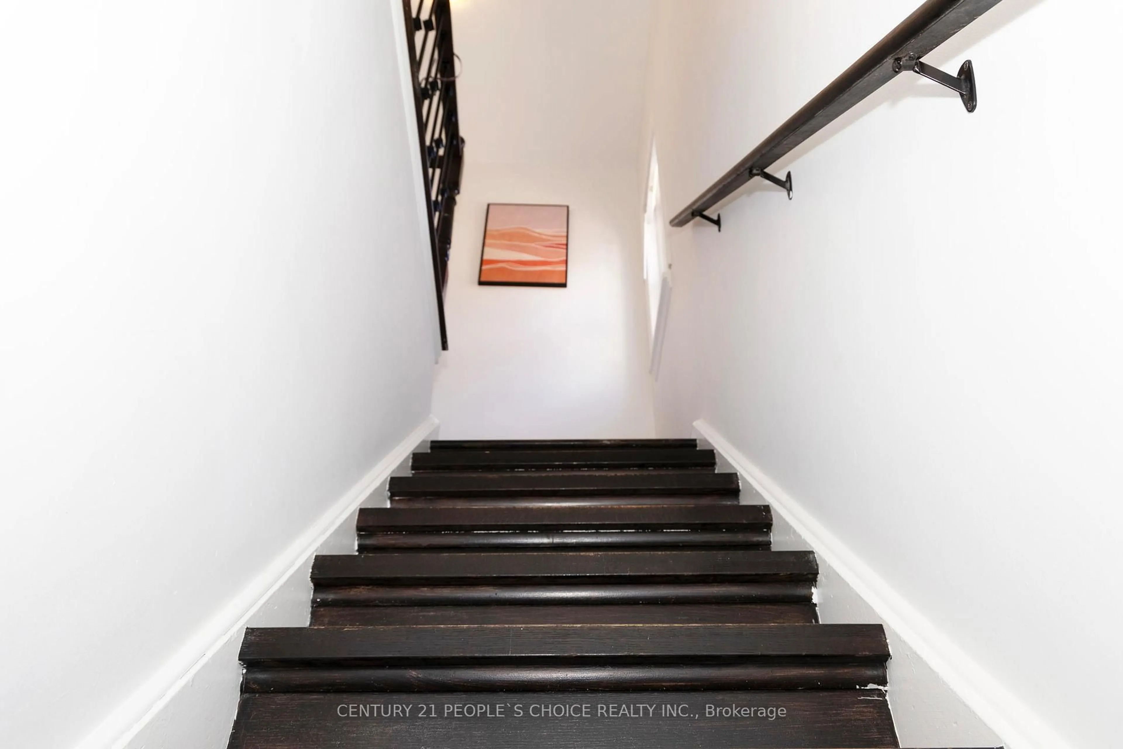 Stairs for 844A Danforth Rd, Toronto Ontario M1K 1H5