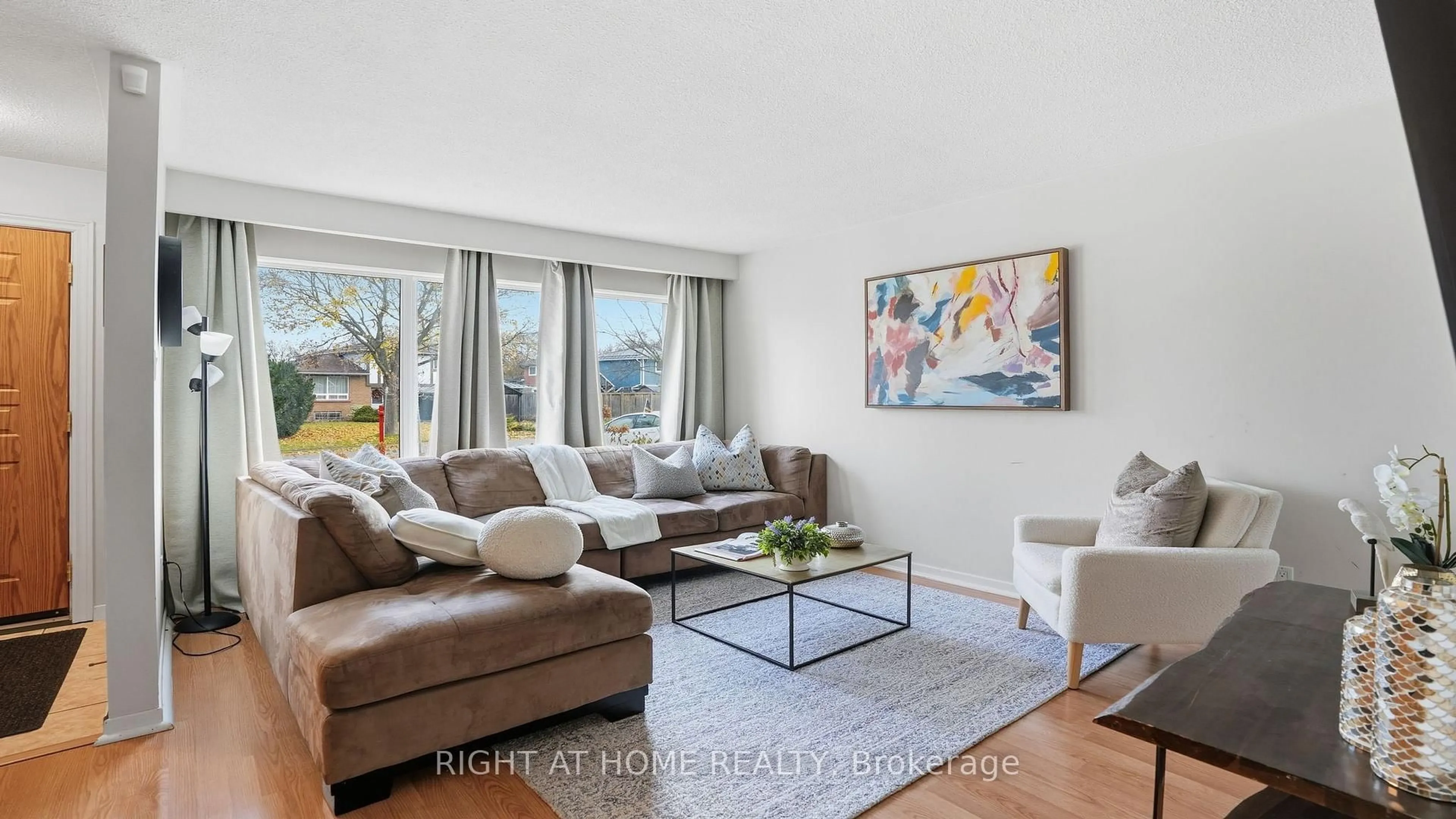 Living room with furniture, unknown for 408 Camelot Crt, Oshawa Ontario L1G 6P7