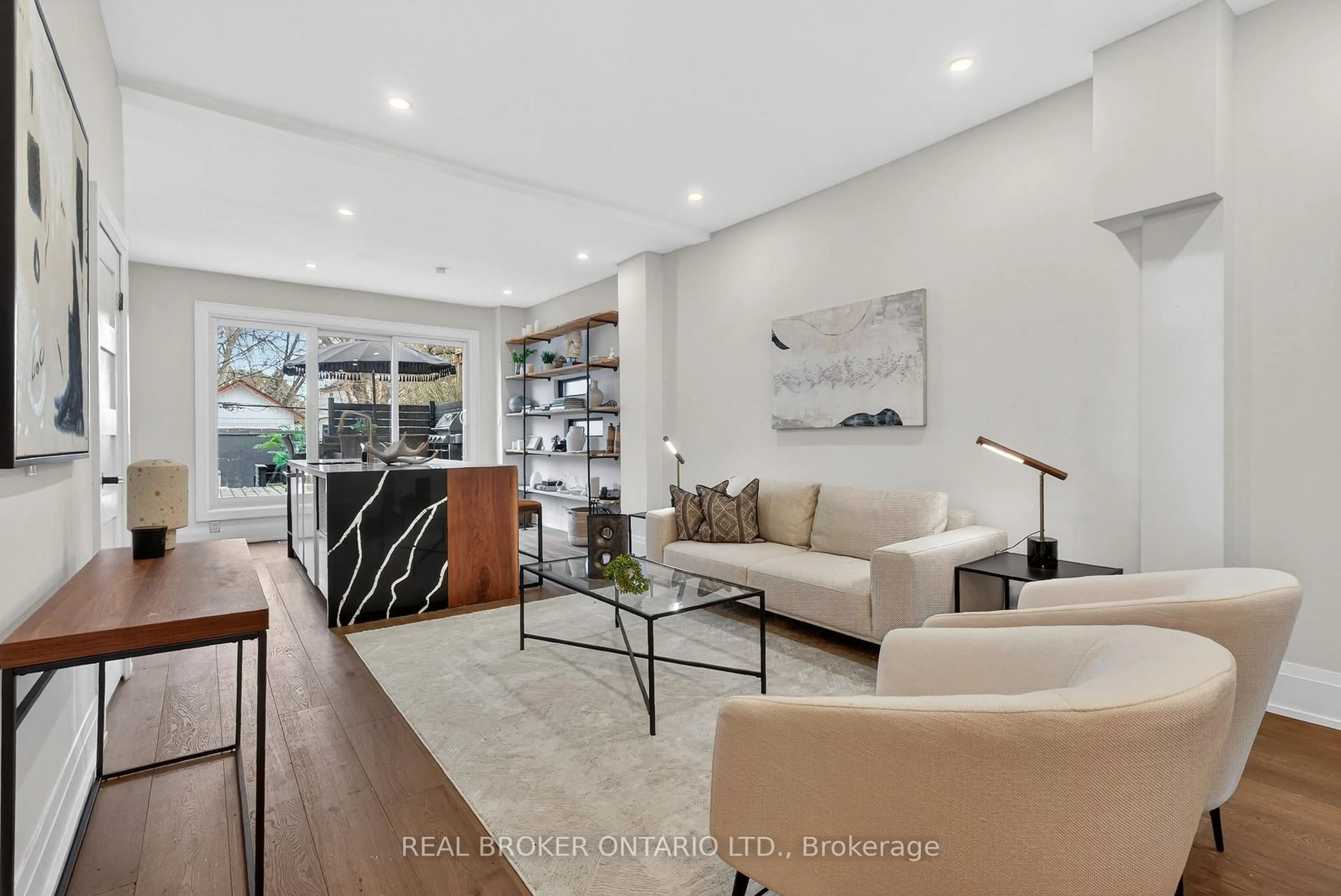 Living room with furniture, unknown for 143 Parkmount Rd, Toronto Ontario M4J 4V3