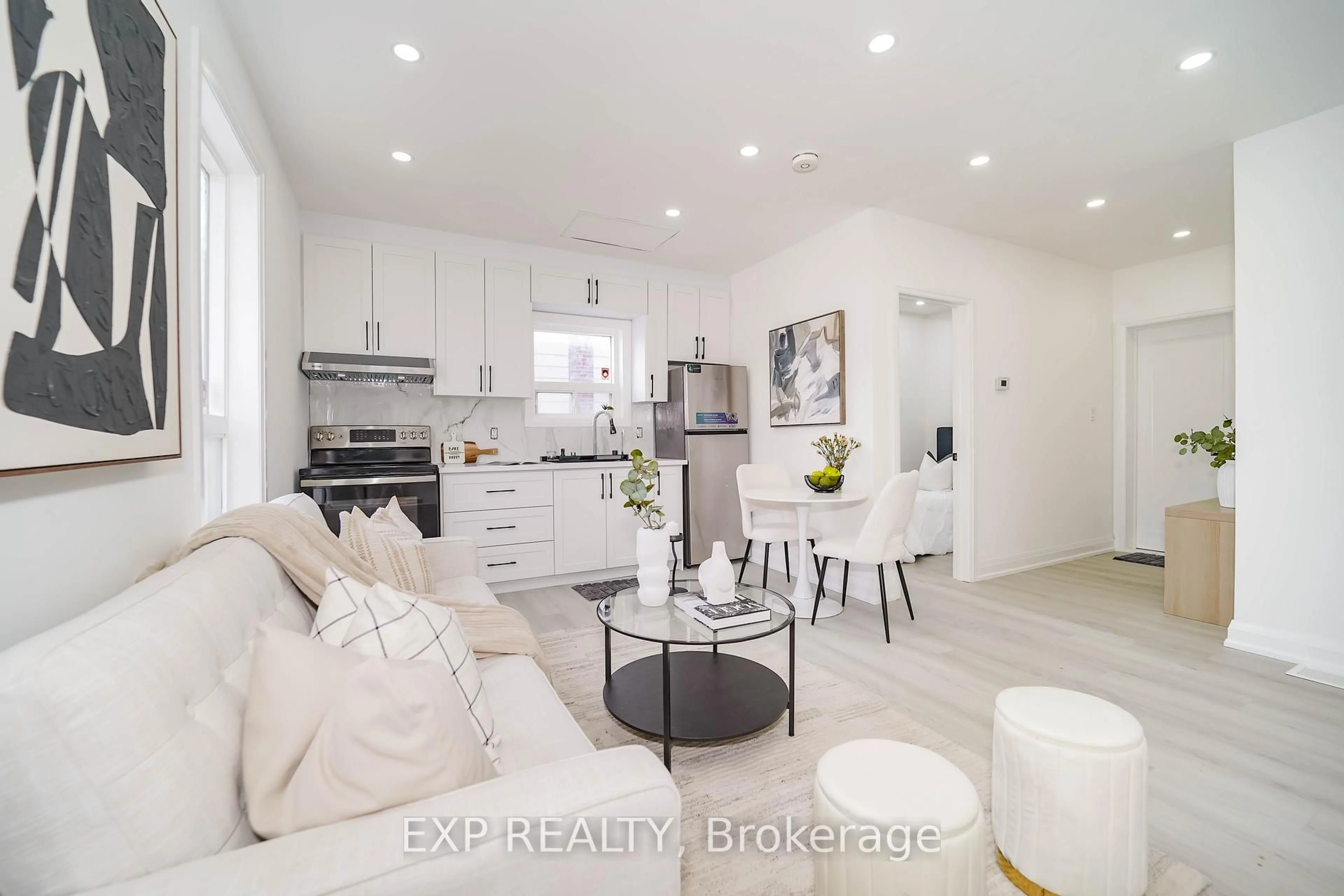 Open concept kitchen, ceramic/tile floor for 288 Celina St, Oshawa Ontario L1H 4P1