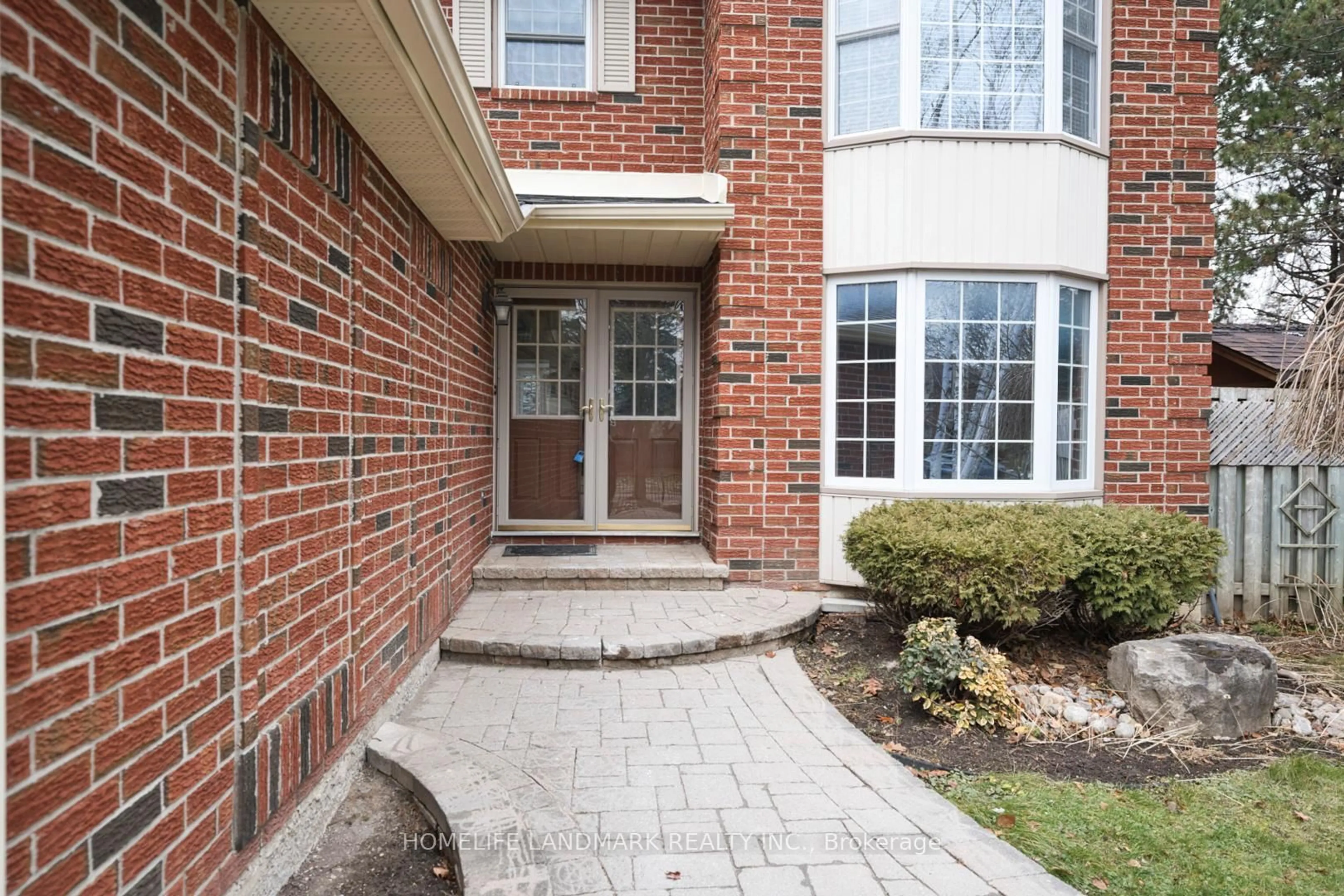 Home with brick exterior material, street for 18 Glen Dhu Dr, Whitby Ontario L1R 1J5