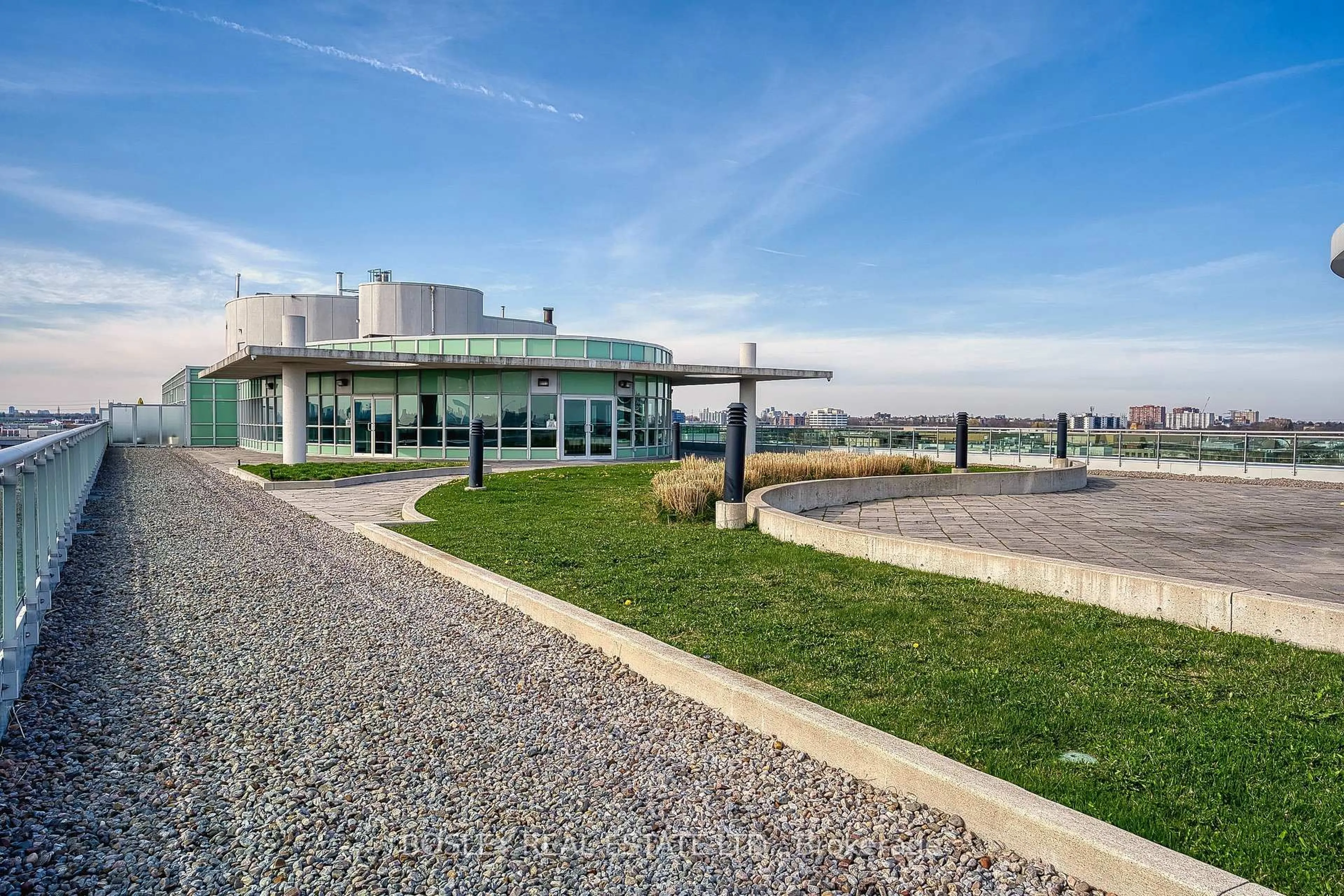 Indoor foyer for 60 Fairfax Cres #326, Toronto Ontario M1L 0E1