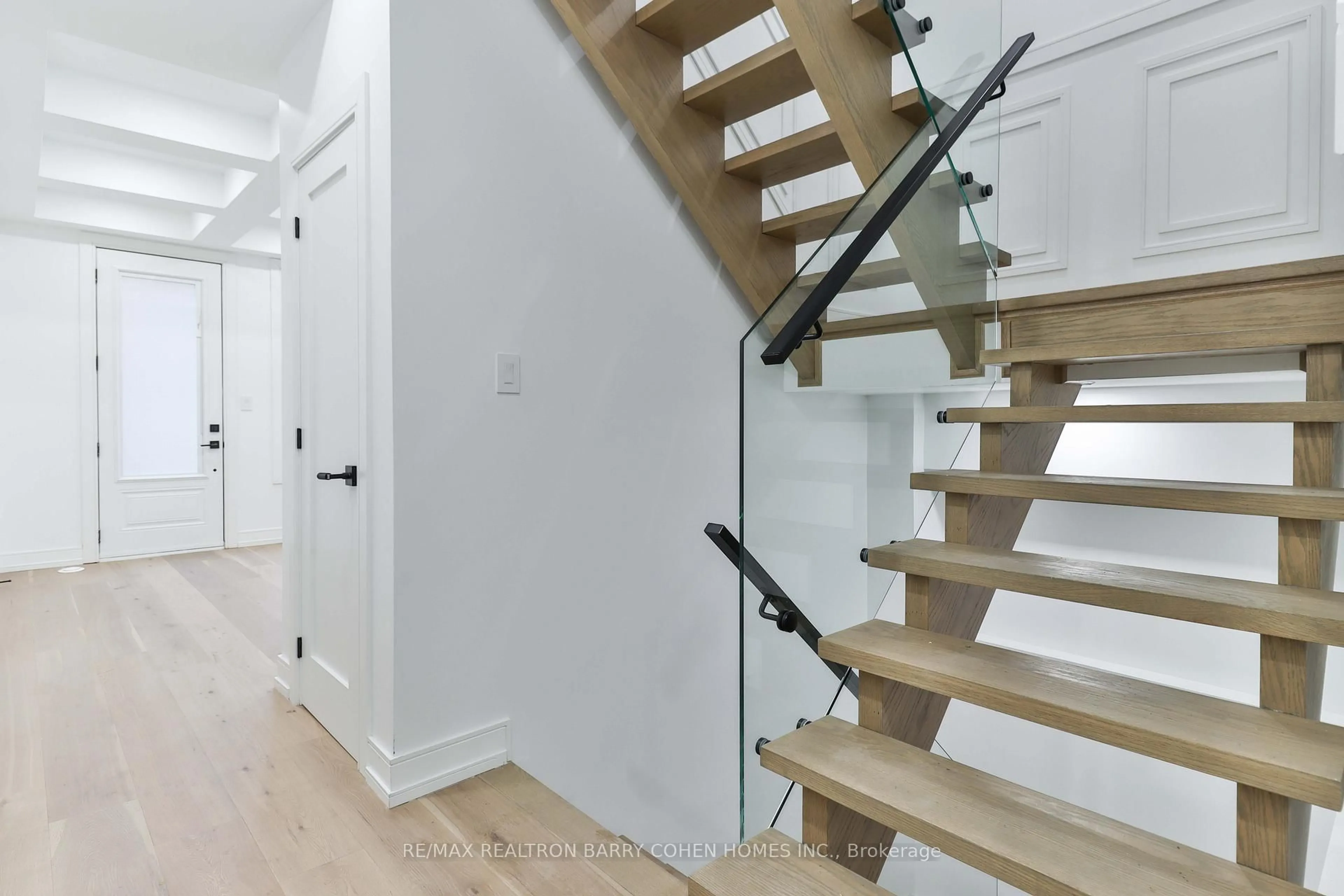 Stairs for 57 Jones Ave Ave, Toronto Ontario M4M 2Z7