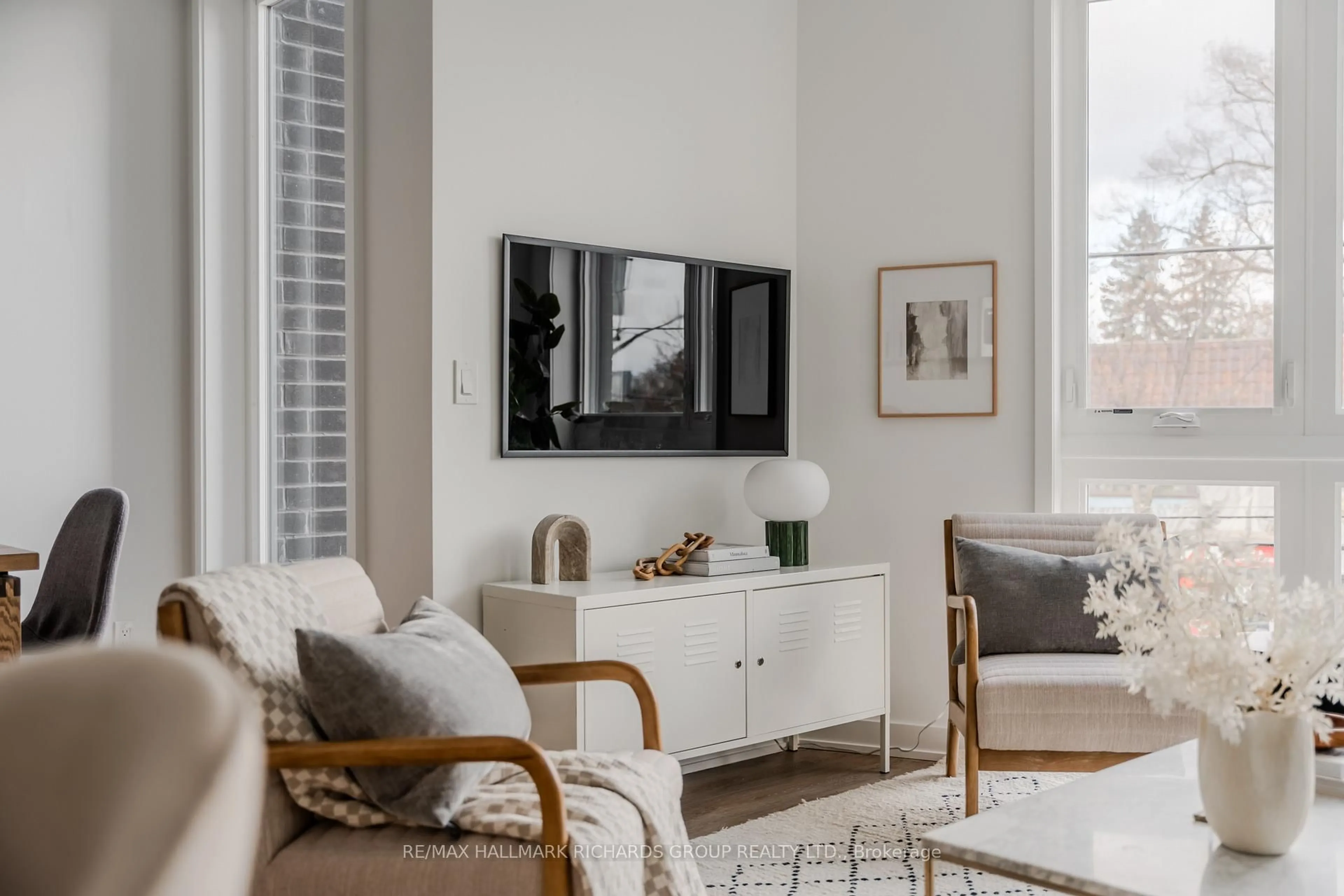 Living room with furniture, unknown for 35 Birchcliff Ave #35, Toronto Ontario M1N 3C5