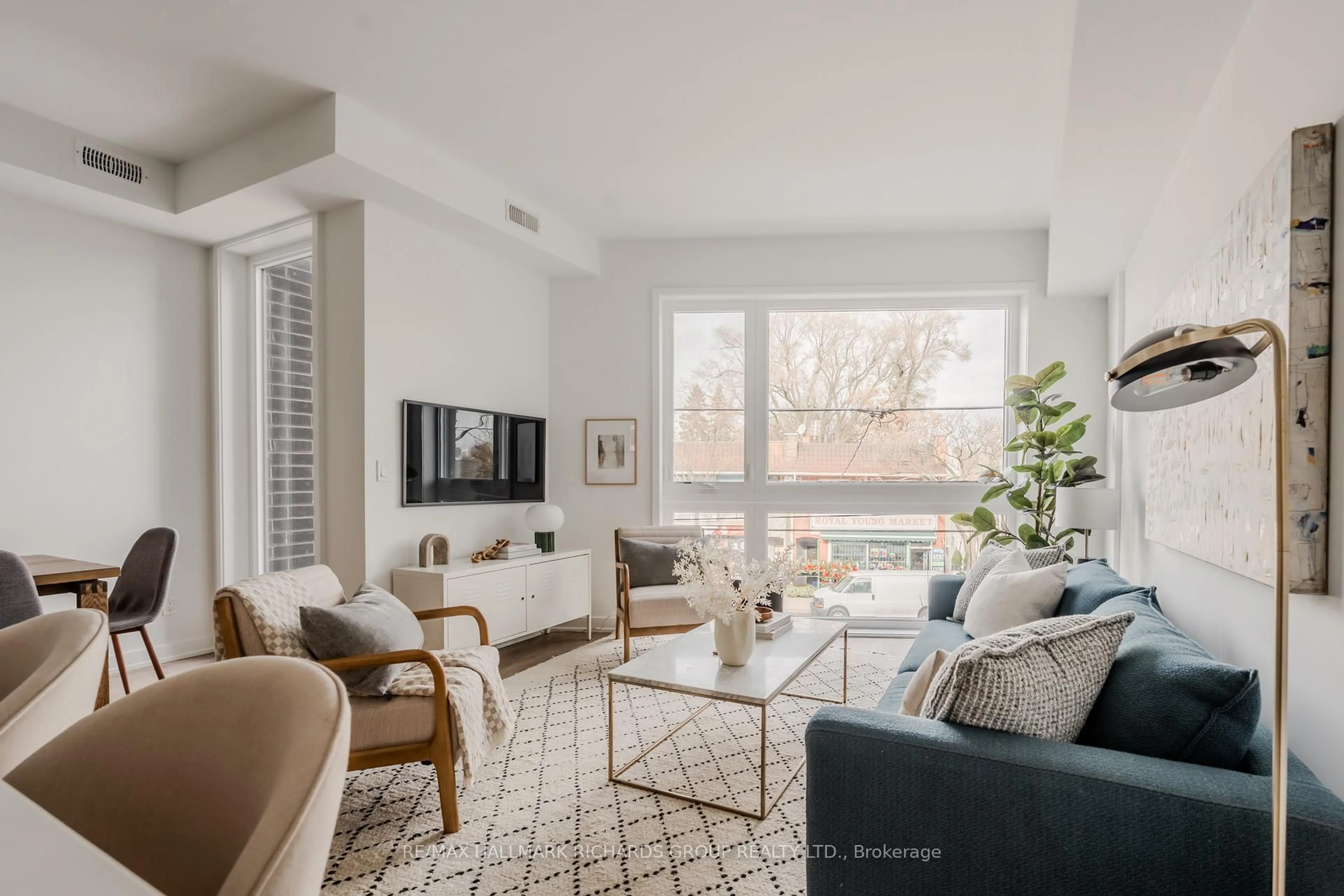 Living room with furniture, unknown for 35 Birchcliff Ave #35, Toronto Ontario M1N 3C5