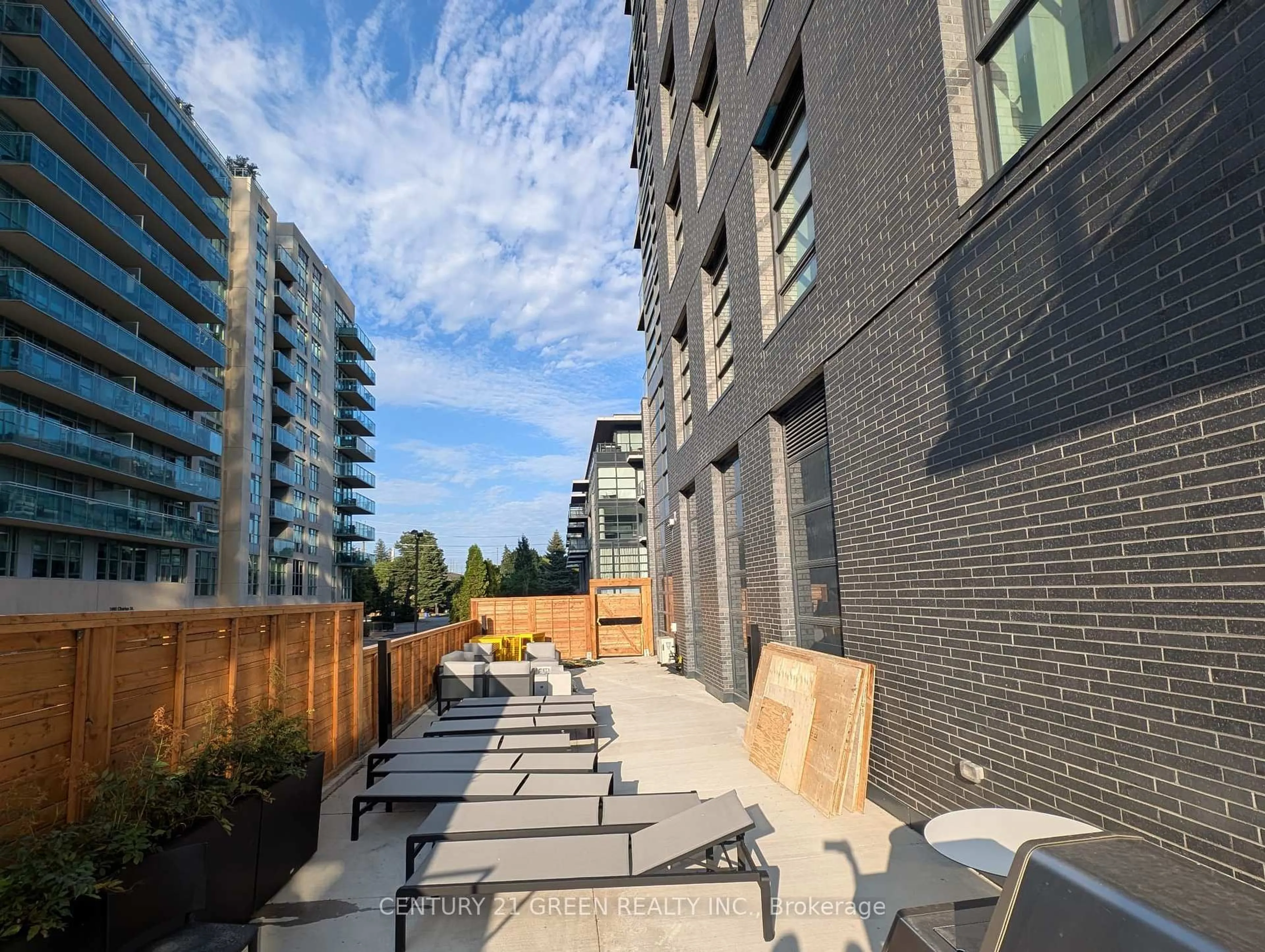 Patio, unknown for 1612 Charles St #323C, Whitby Ontario L1N 0P3