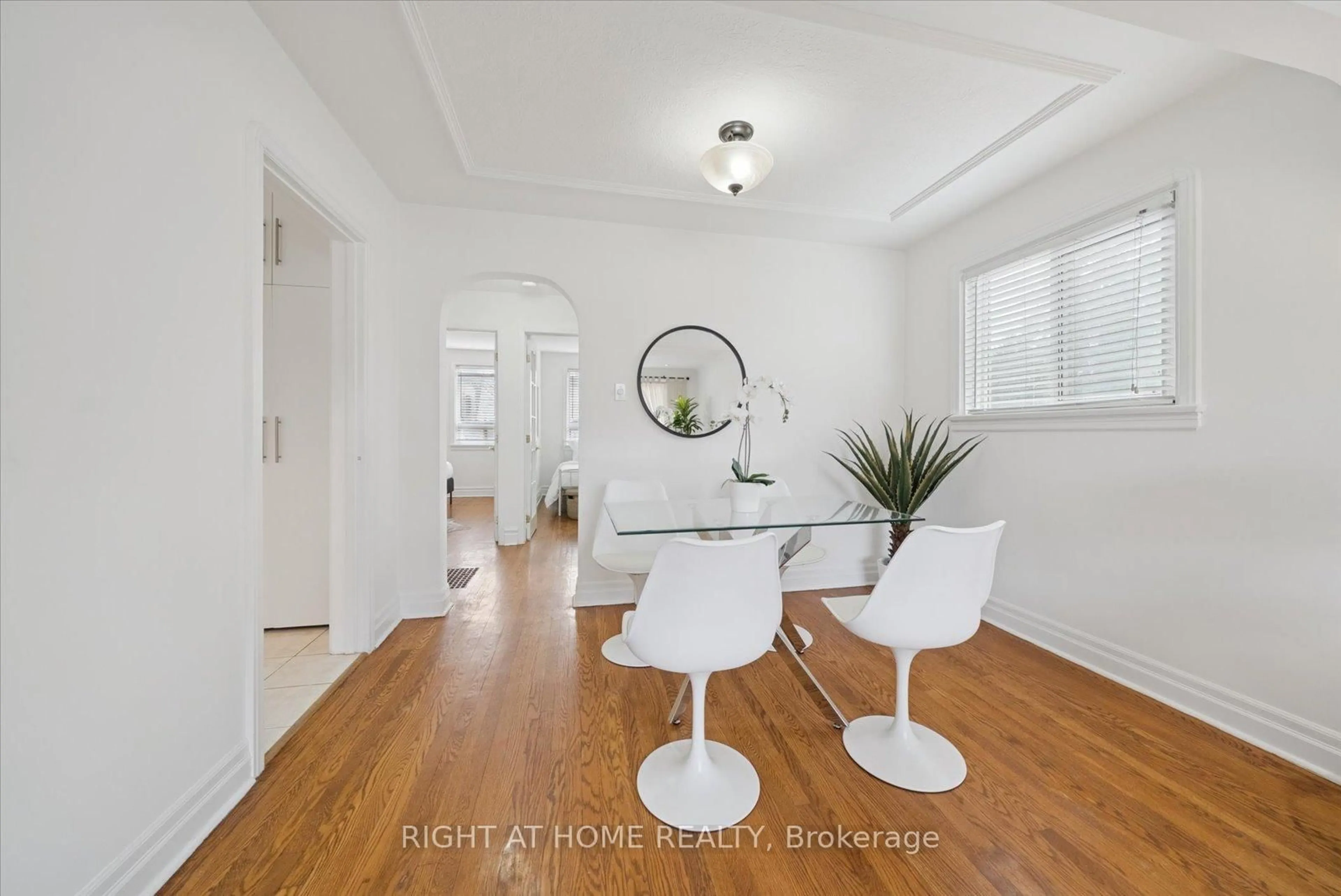 Dining room, unknown for 17 Yardley Ave, Toronto Ontario M4B 2A7