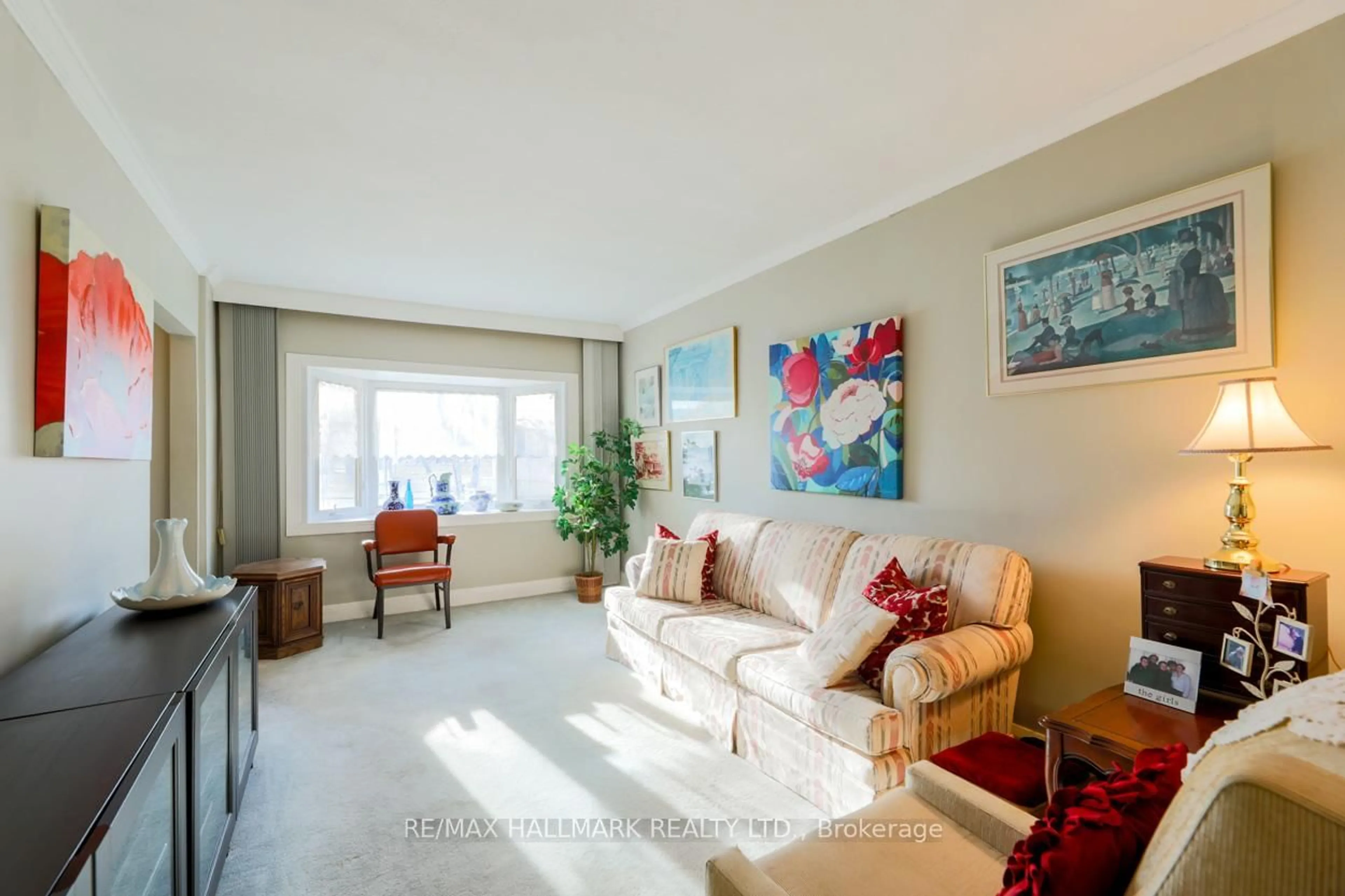 Living room with furniture, unknown for 44 Freeman St, Toronto Ontario M1N 2C2