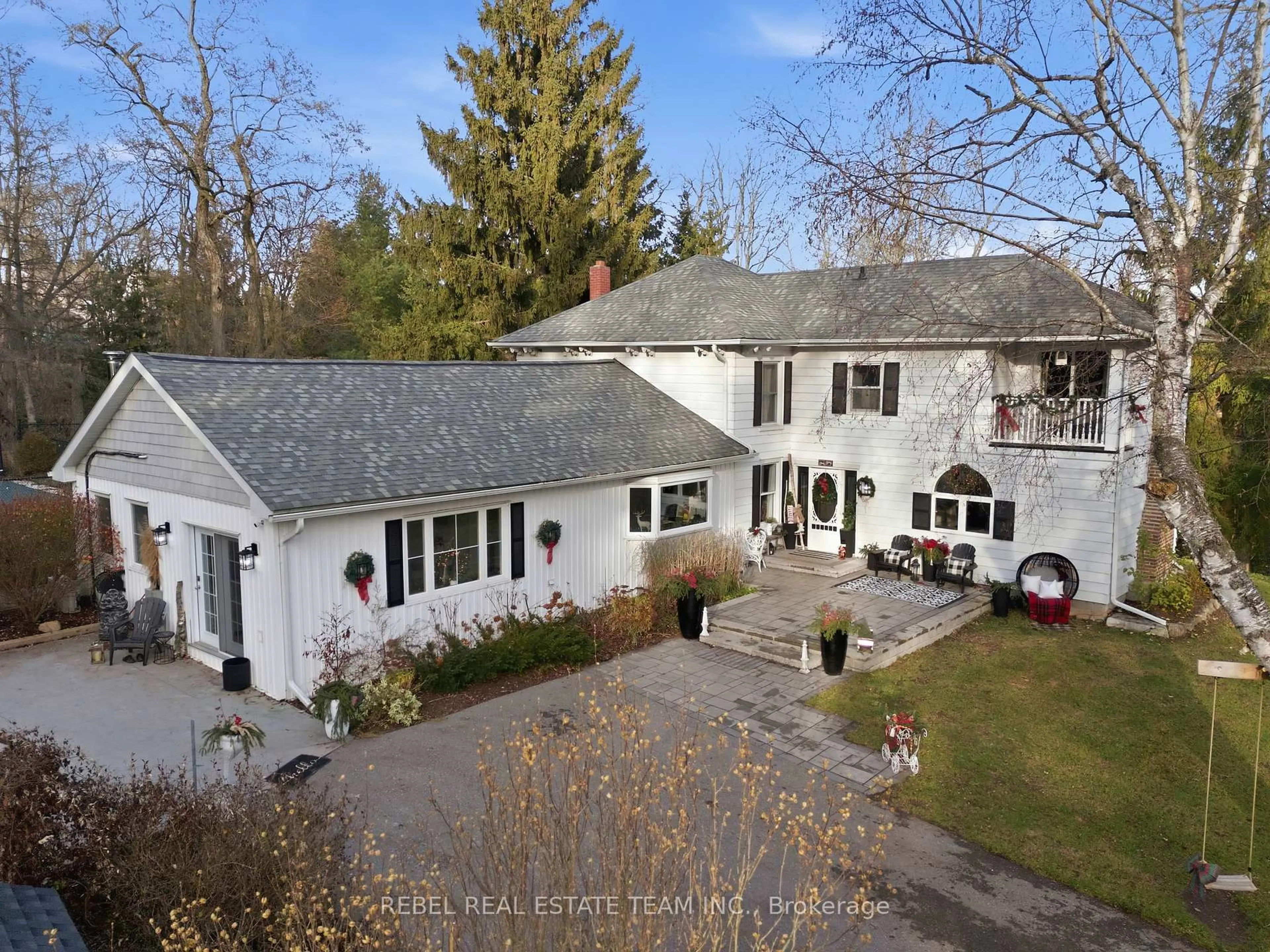 A pic from outside/outdoor area/front of a property/back of a property/a pic from drone, unknown for 5462 Main St, Clarington Ontario L0B 1M0