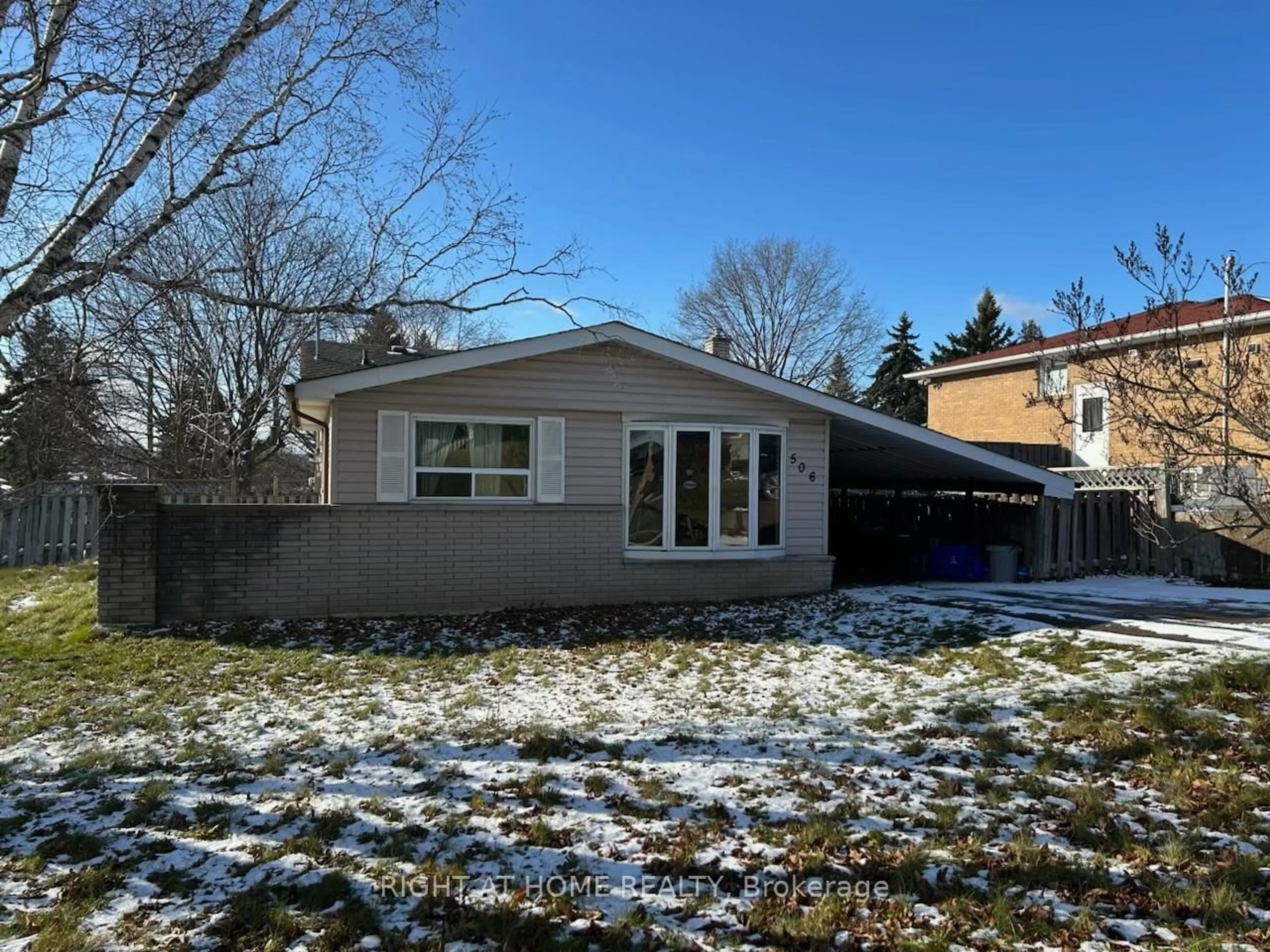 Home with vinyl exterior material, street for 506 Farewell St, Oshawa Ontario L1H 6M5