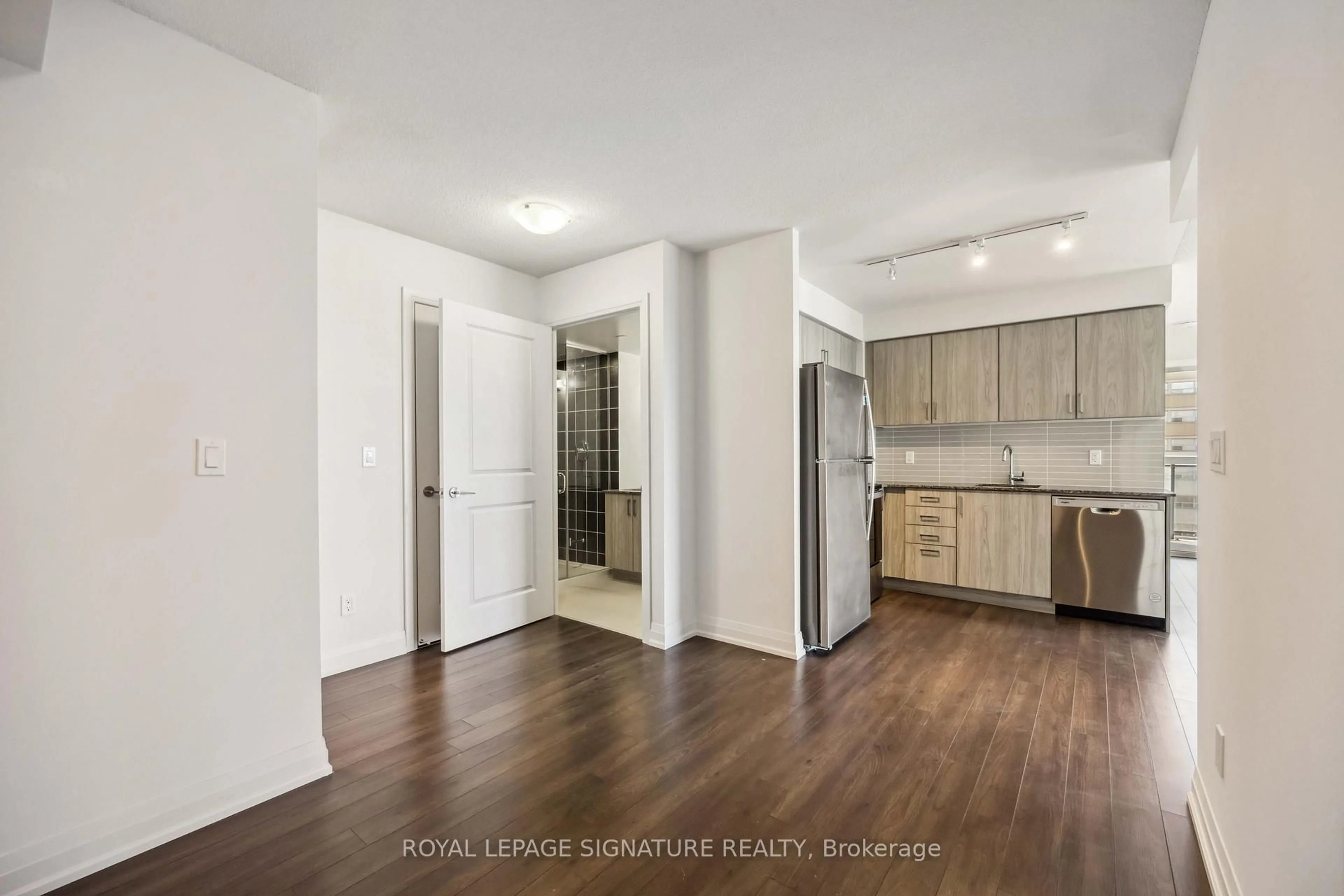 Standard kitchen, unknown for 20 Meadowglen Pl #1609, Toronto Ontario M1G 0A9
