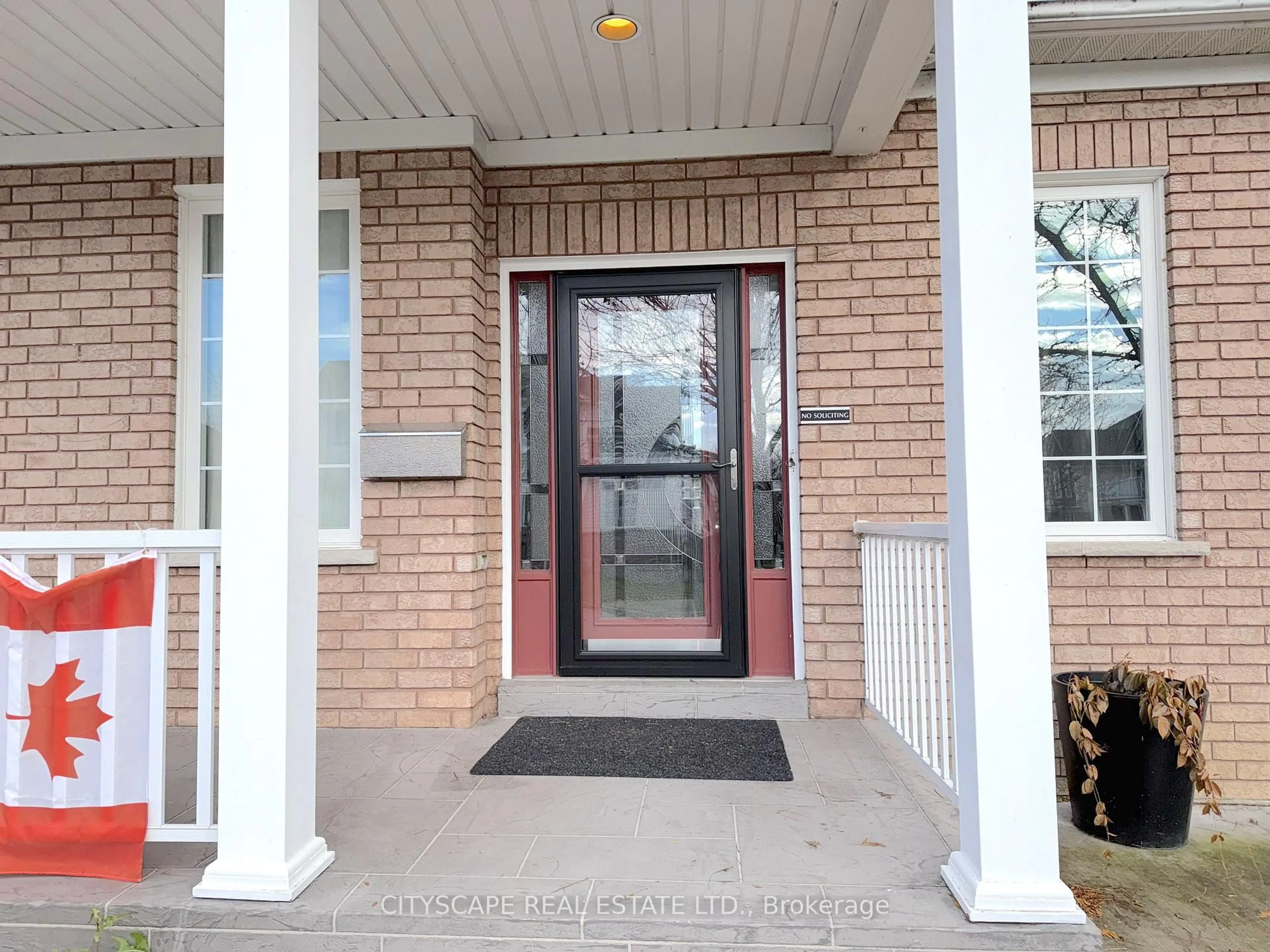 Indoor entryway for 114 Hoile Dr, Ajax Ontario L1Z 1N6