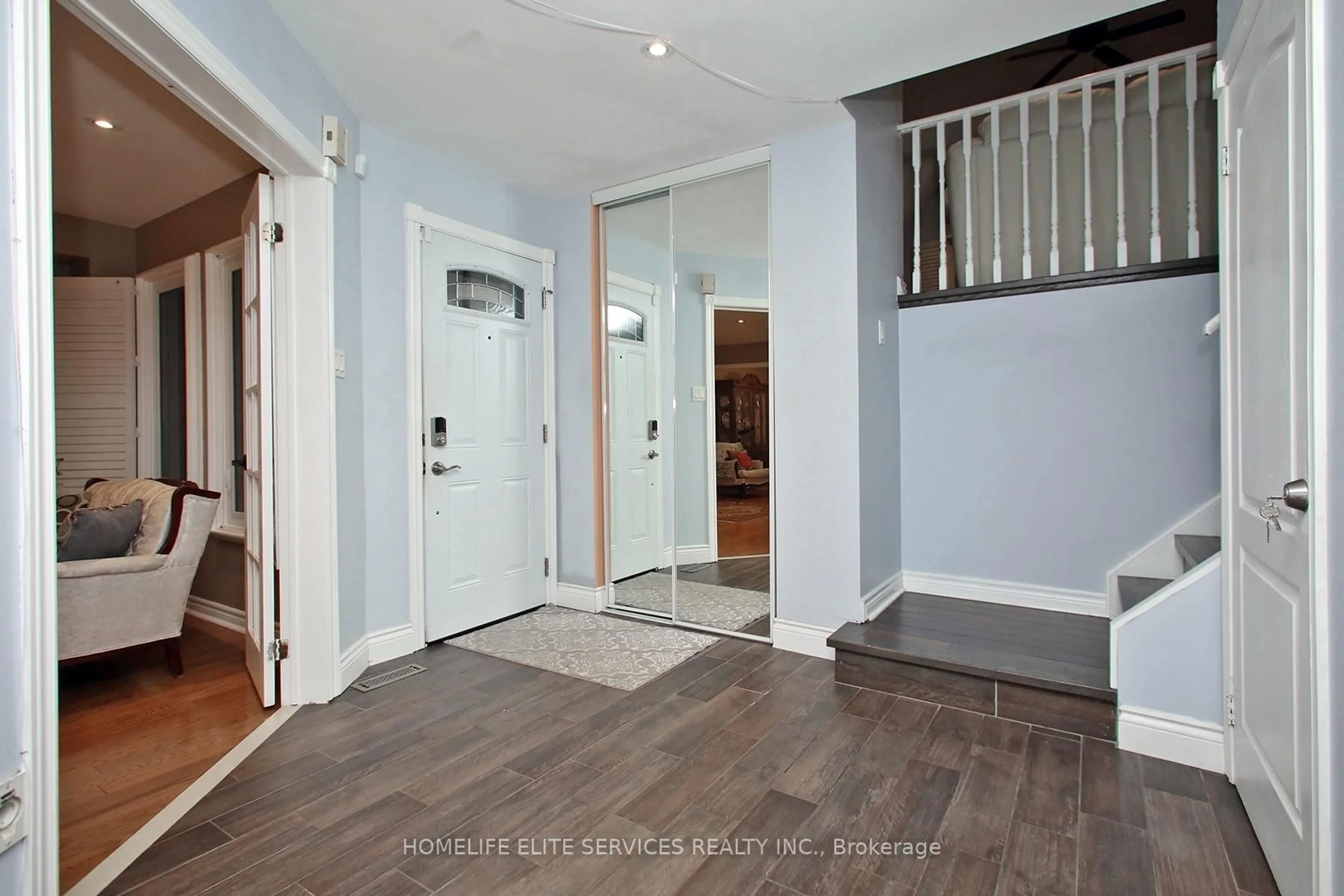 Indoor entryway for 58 Hearne Cres, Ajax Ontario L1T 3P6