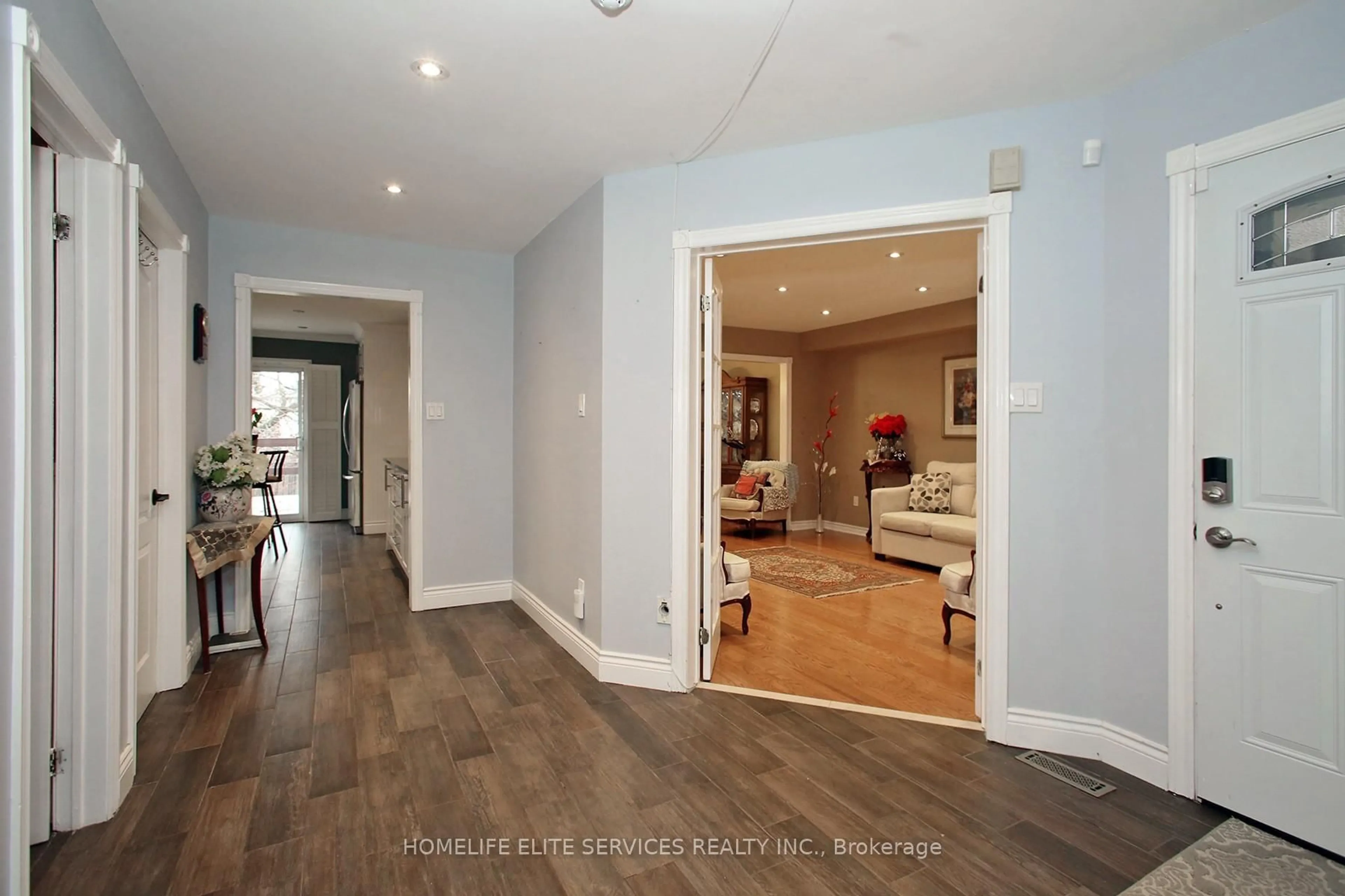 Indoor entryway for 58 Hearne Cres, Ajax Ontario L1T 3P6