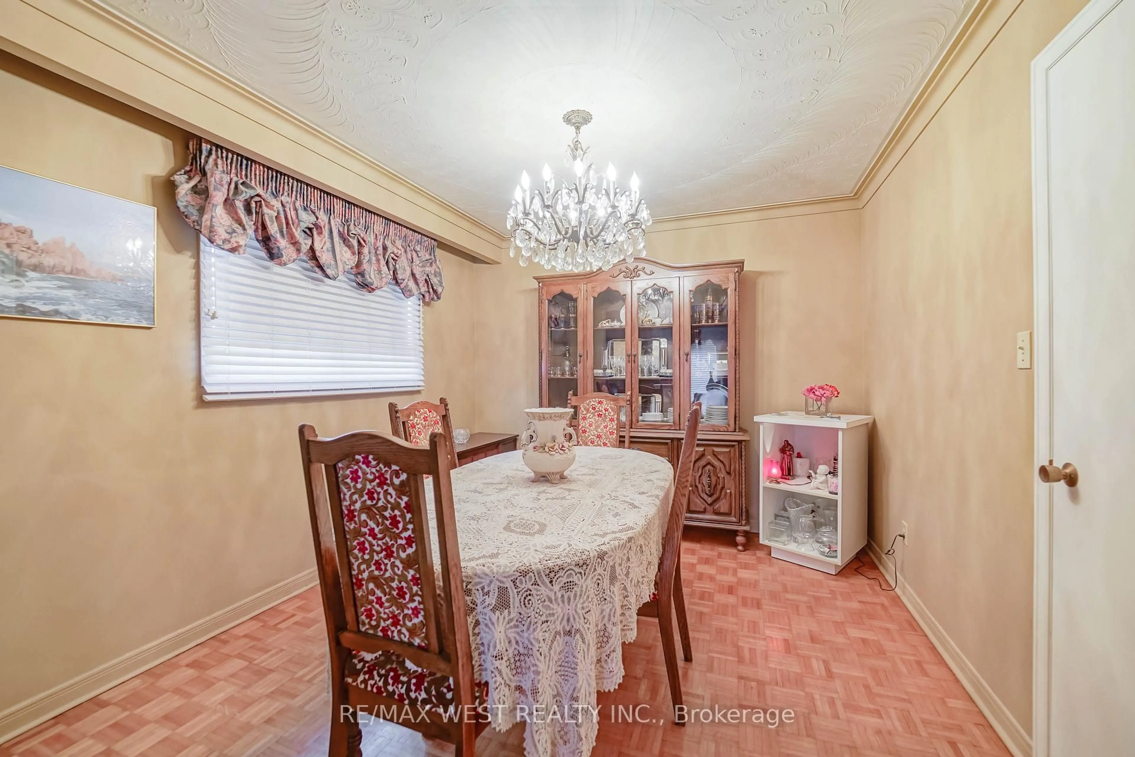 Dining room, unknown for 21 Greendowns Dr, Toronto Ontario M1M 3S7