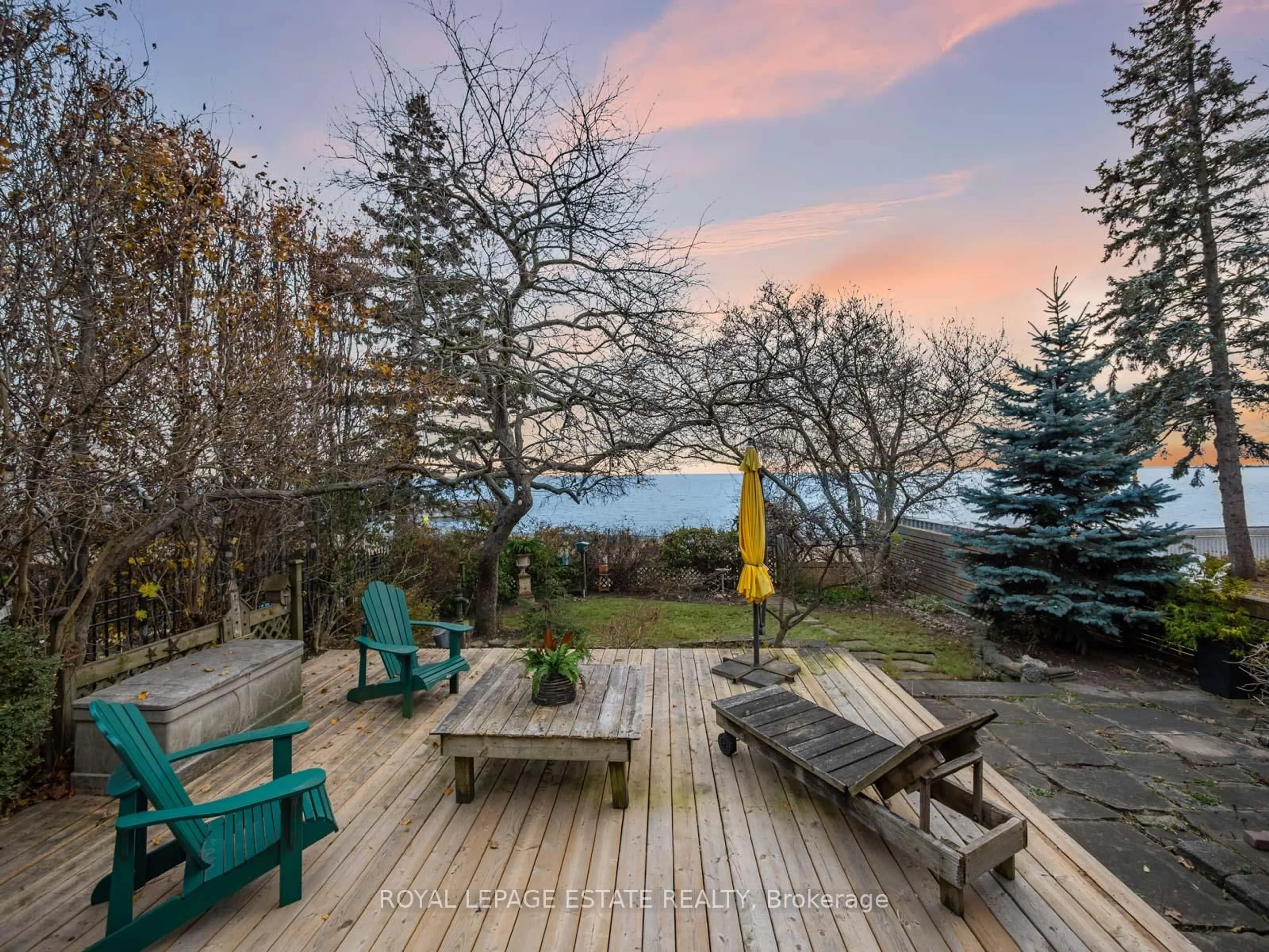 Patio, mountain view for 9 Silver Birch Ave, Toronto Ontario M4E 3K8