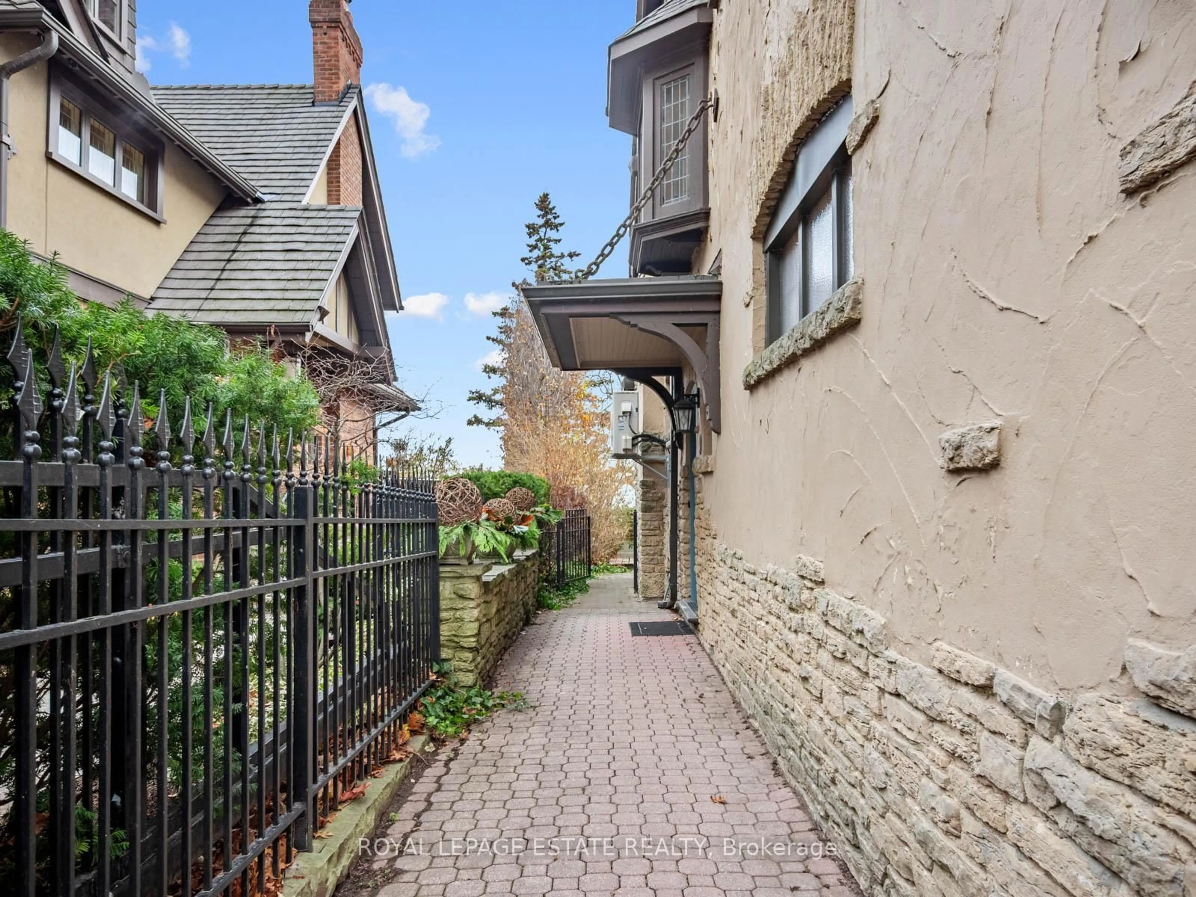 Patio, street for 9 Silver Birch Ave, Toronto Ontario M4E 3K8