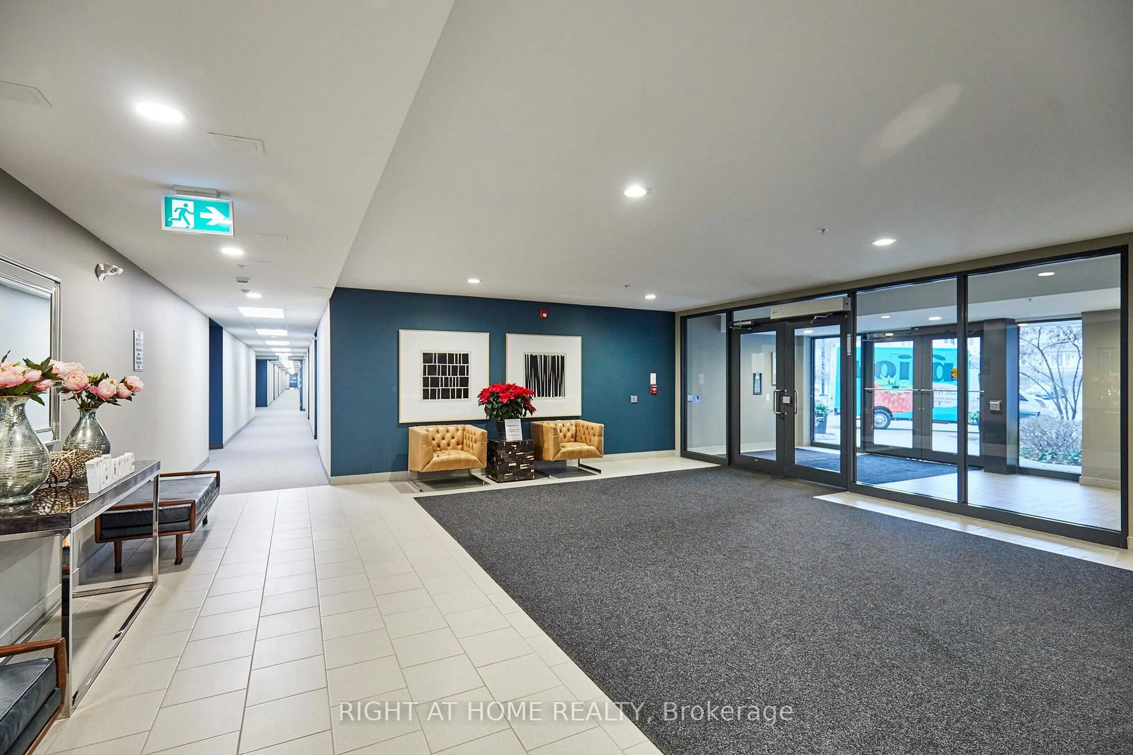 Indoor foyer for 290 Liberty St #201, Clarington Ontario L1C 0V5