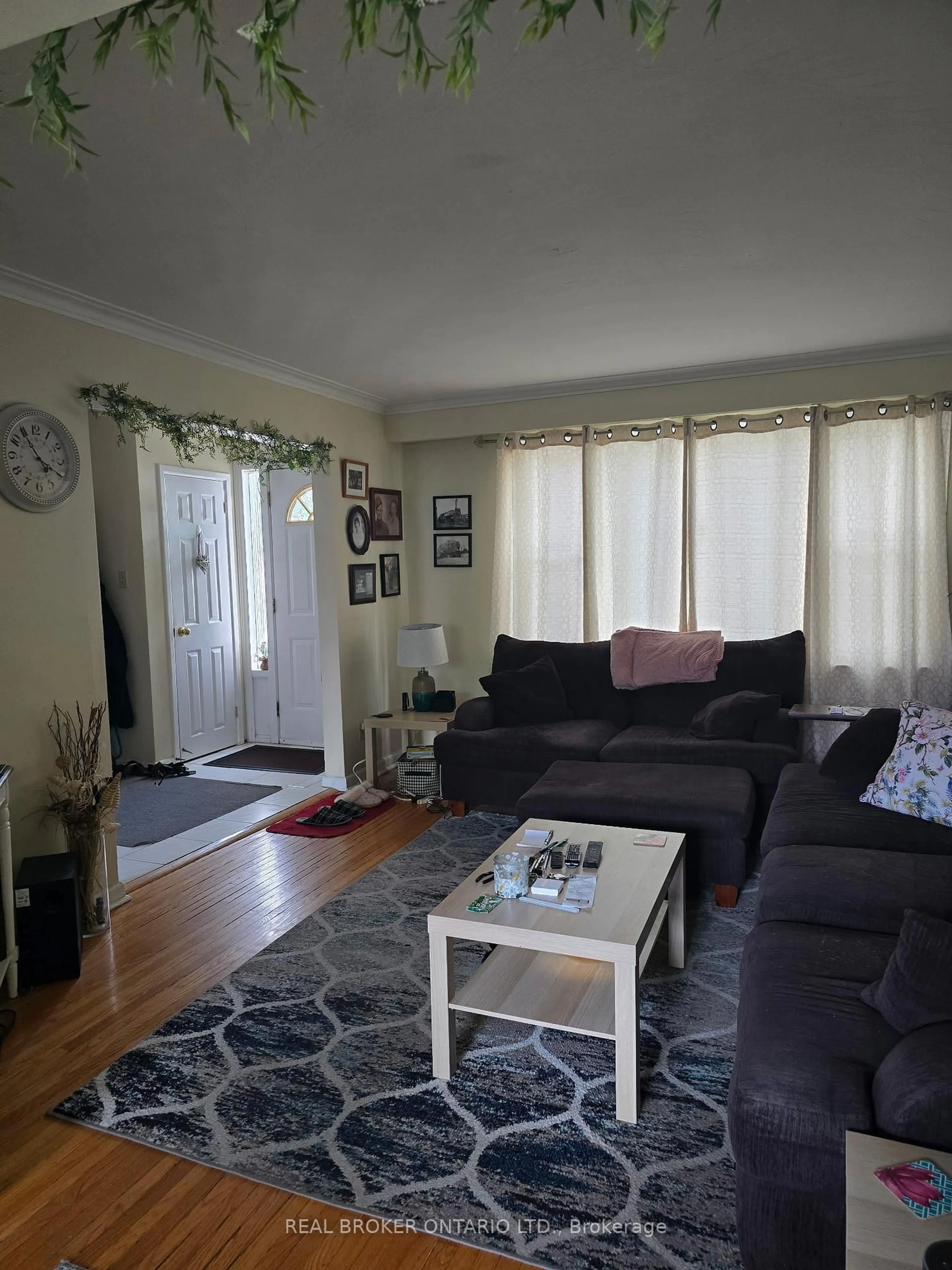 Living room with furniture, unknown for 82 Minerva Ave, Toronto Ontario M1M 1V5