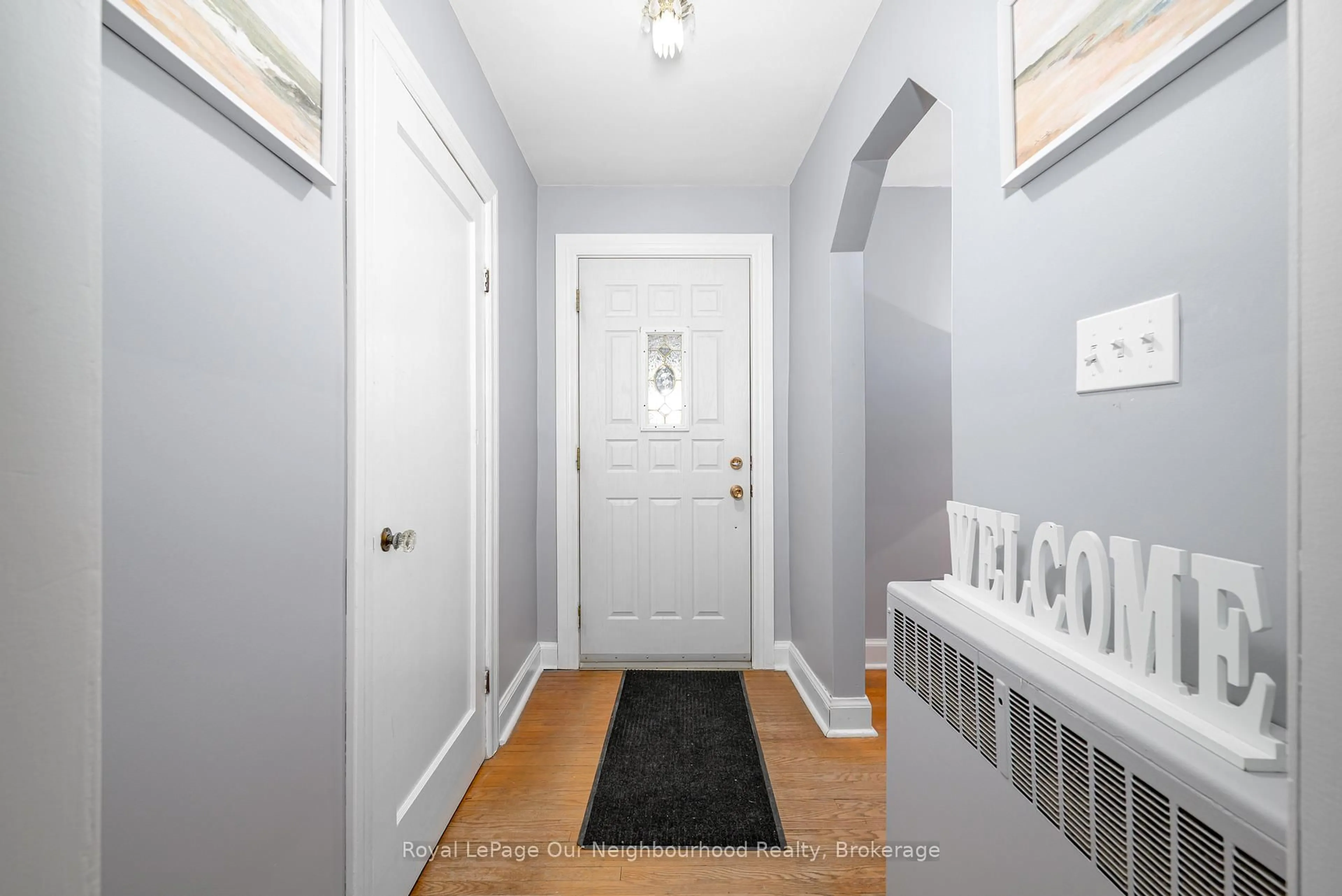 Indoor entryway for 221 Liberty St, Clarington Ontario L1C 2M6