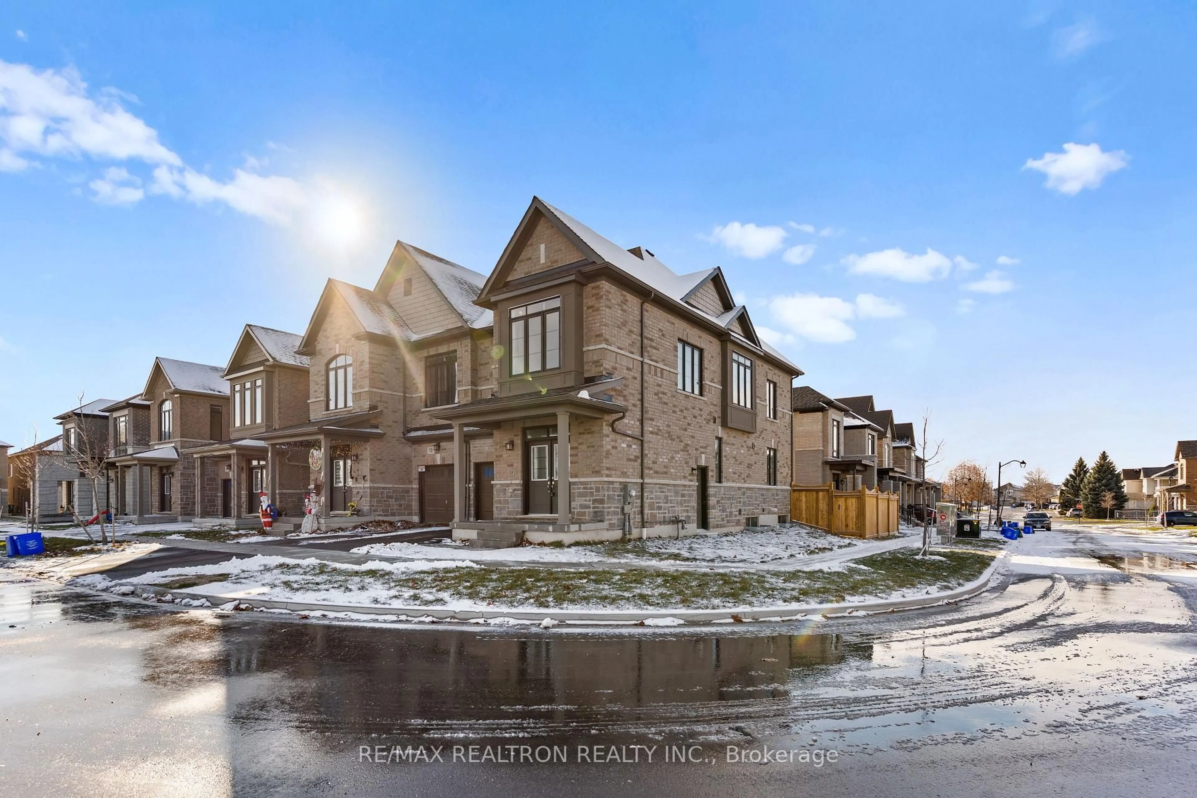 Home with brick exterior material, street for 15 Waterfront Cres, Whitby Ontario L1N 0M9