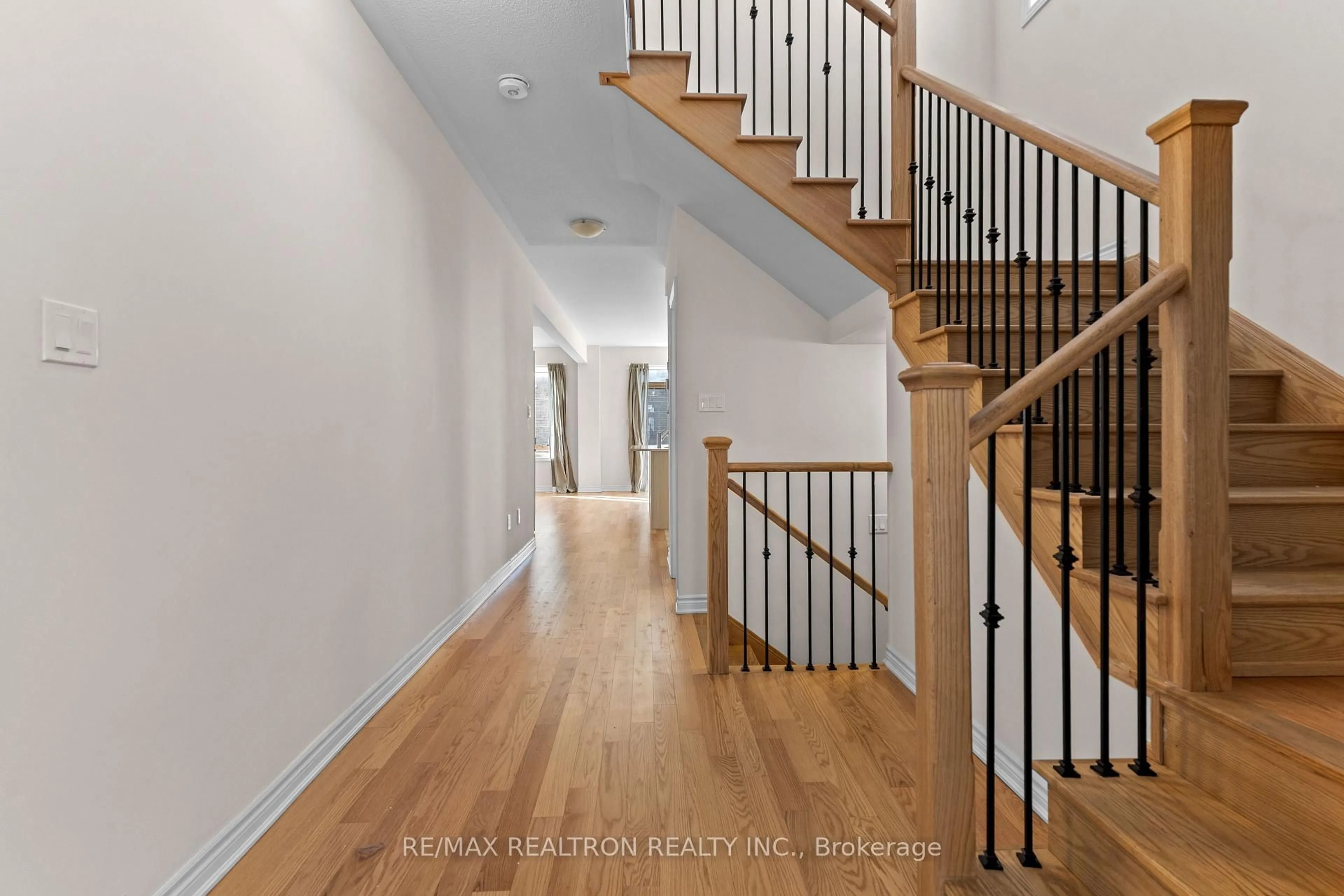 Unknown for 15 Waterfront Cres, Whitby Ontario L1N 0M9