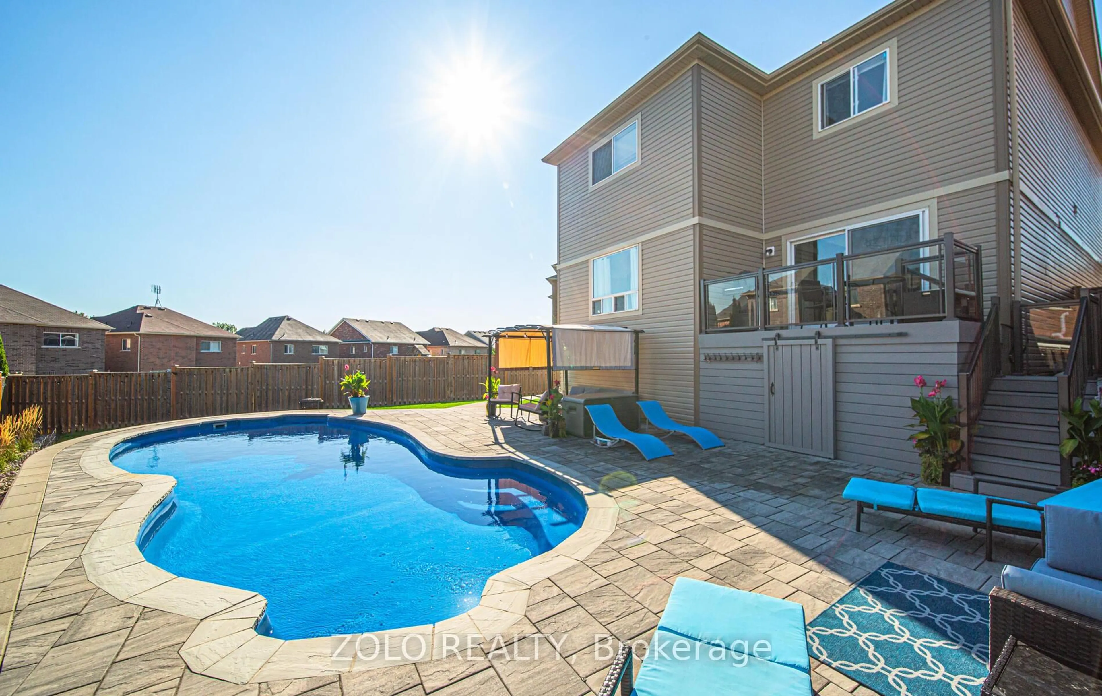 Pool for 504 Halo St, Oshawa Ontario L1H 7K4