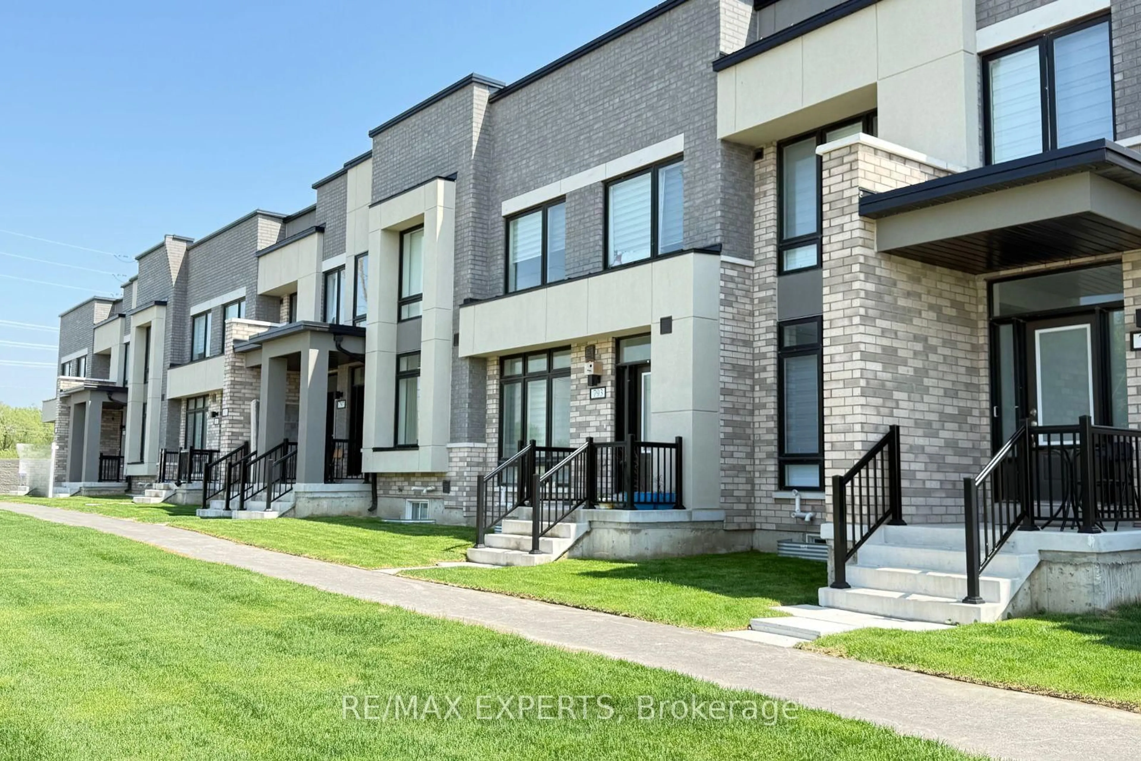 Unknown for 793 Conlin Rd, Oshawa Ontario L1K 3G4