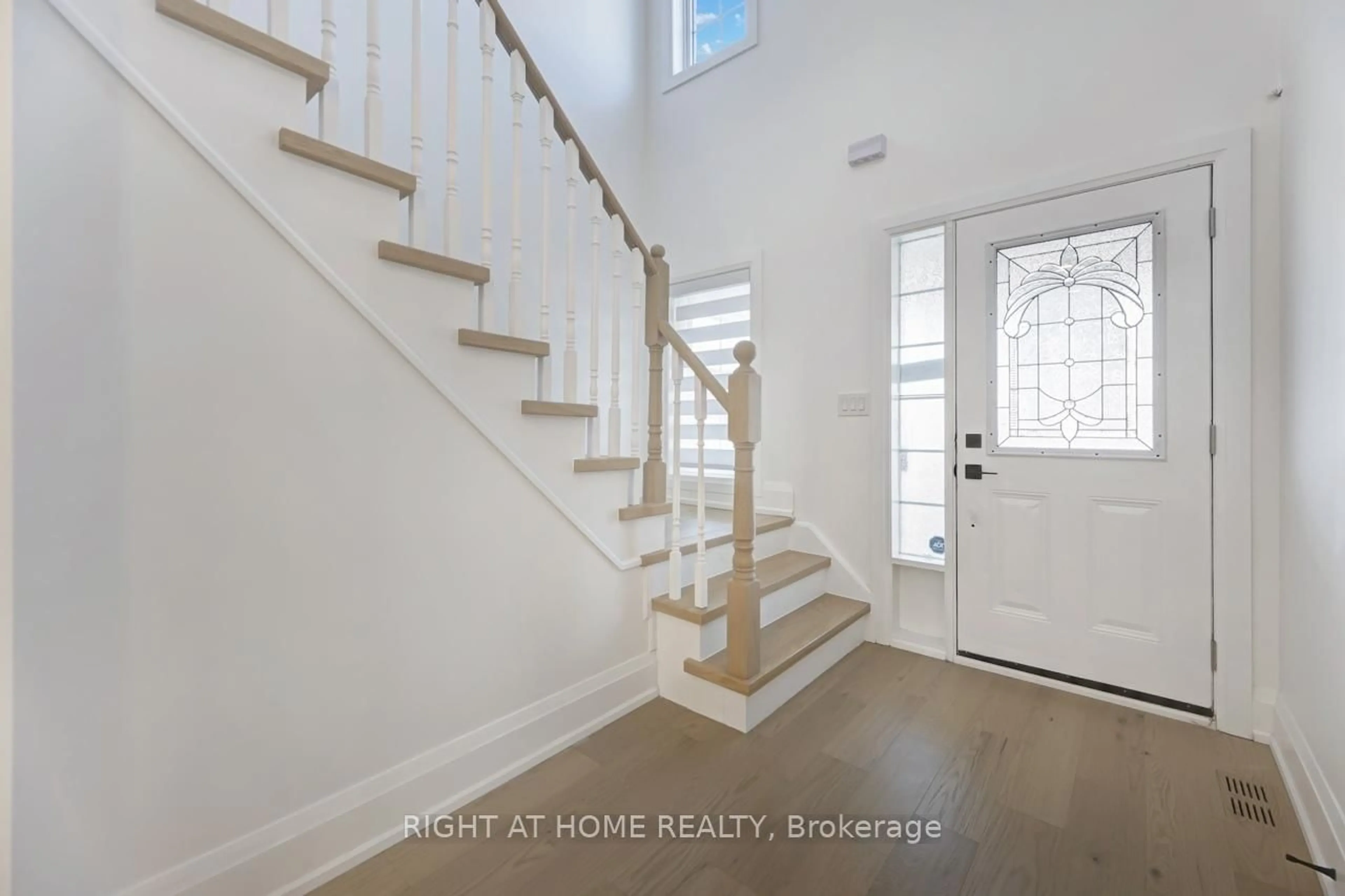 Indoor entryway for 37 Oceanpearl Cres, Whitby Ontario L1N 0C5