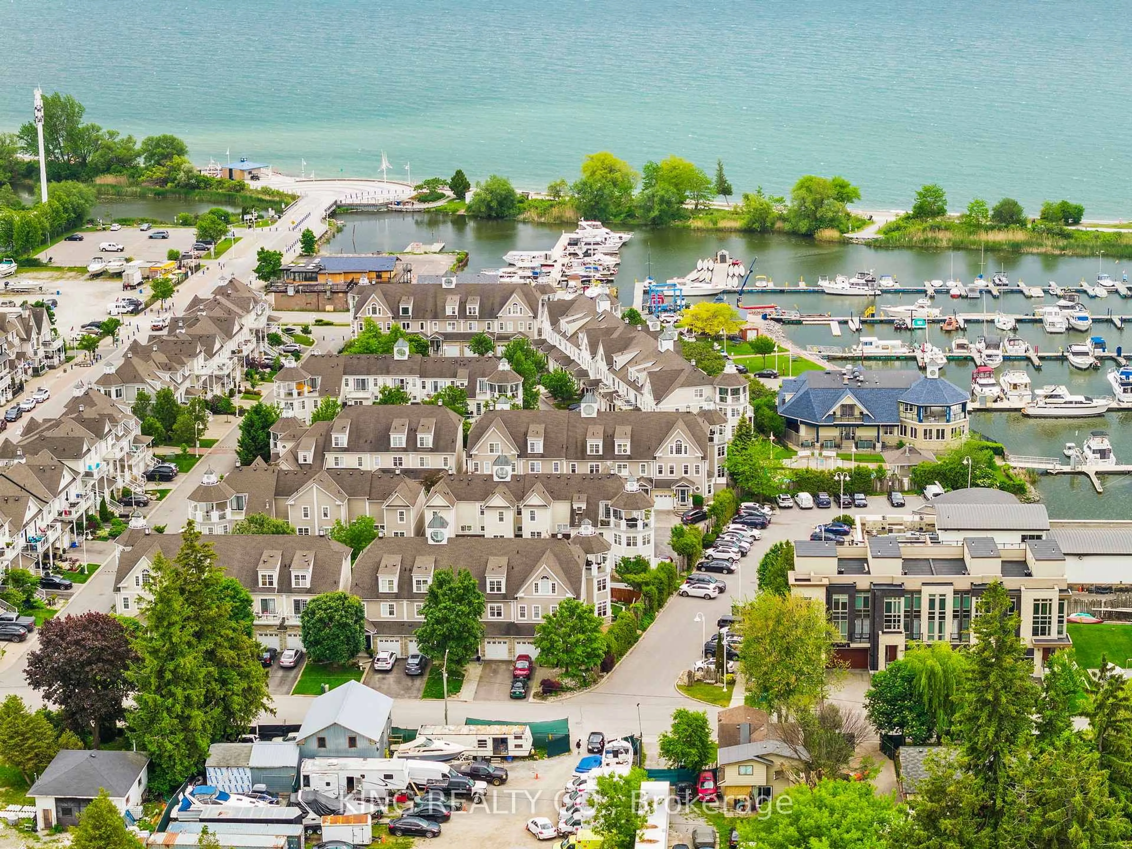 Blurry image for 1295 Wharf St #30, Pickering Ontario L1W 1A2