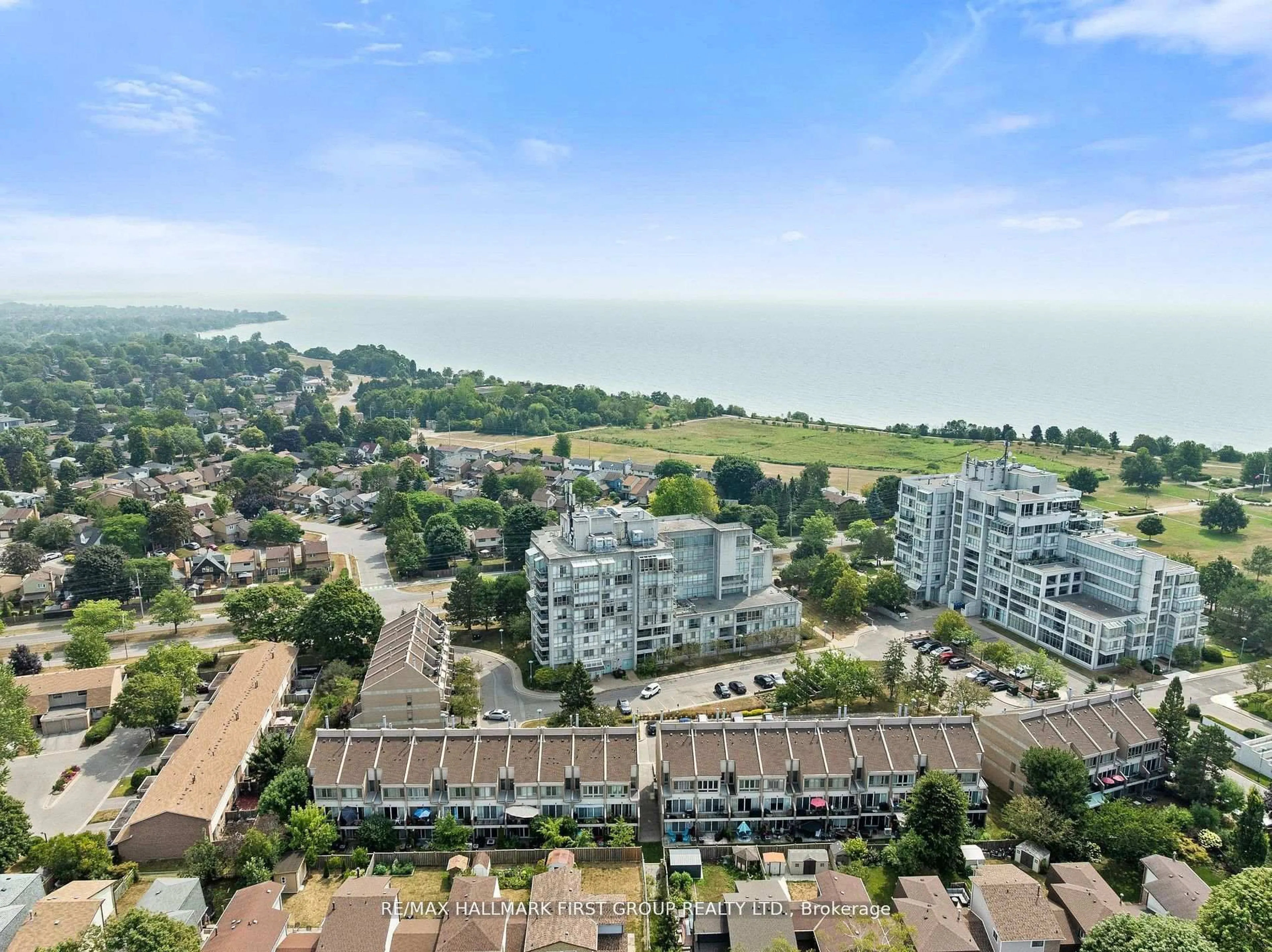 A pic from outside/outdoor area/front of a property/back of a property/a pic from drone, city buildings view from balcony for 25 Cumberland Lane #701, Ajax Ontario L1S 7K1