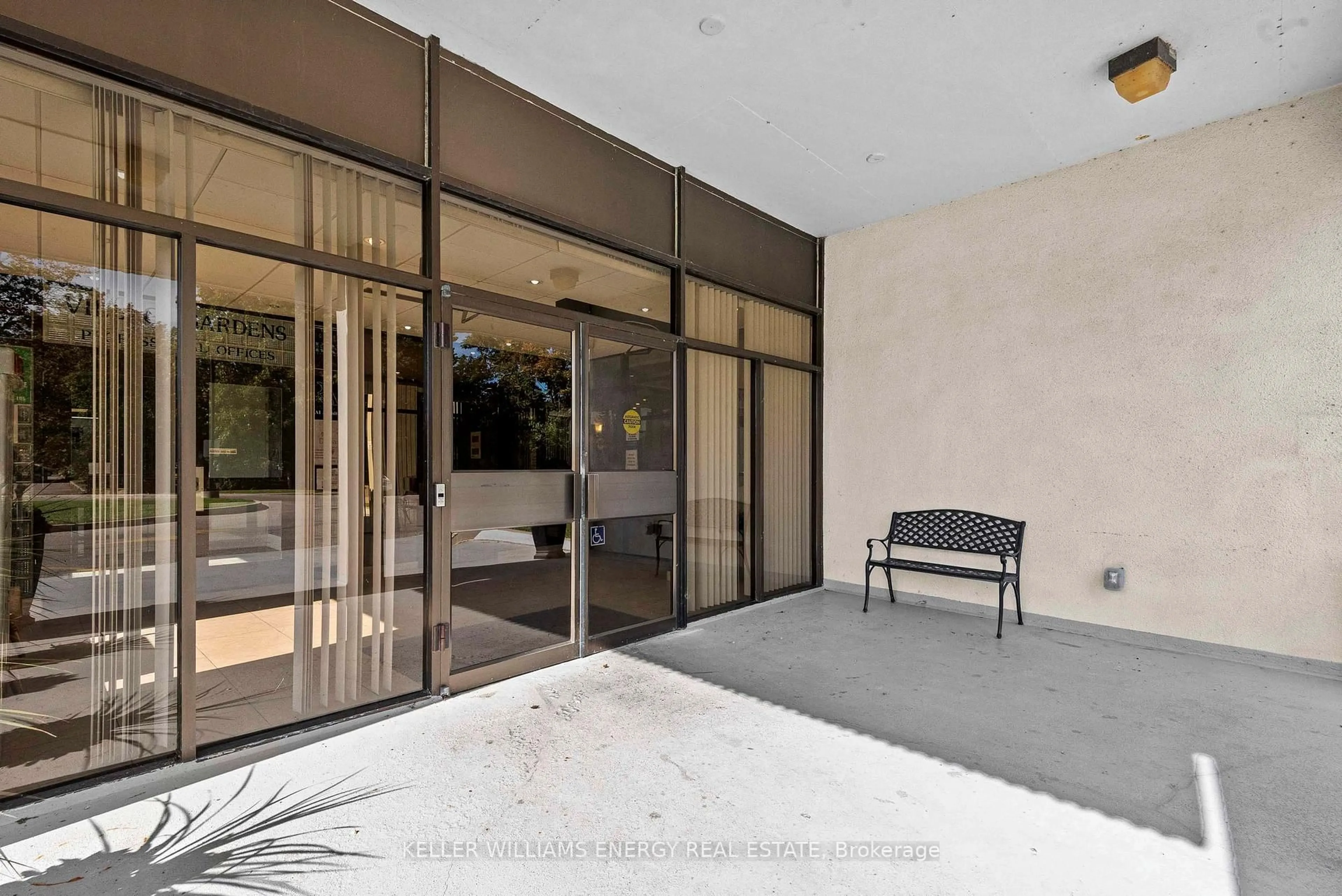 Indoor foyer for 92 Church St #1110, Ajax Ontario L1S 6B4