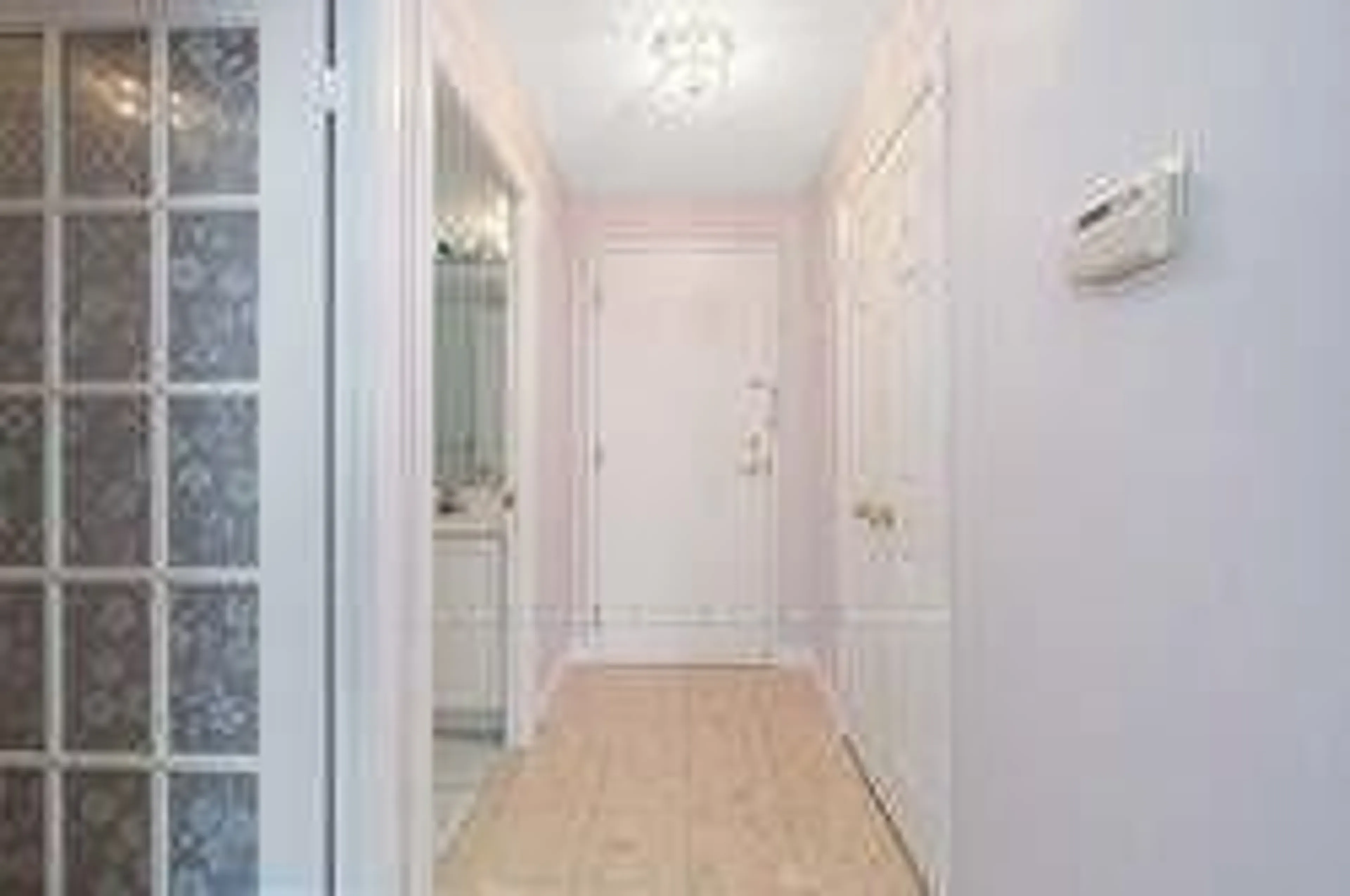 Indoor entryway for 2627 Mccowan Rd #813, Toronto Ontario M1S 5T1