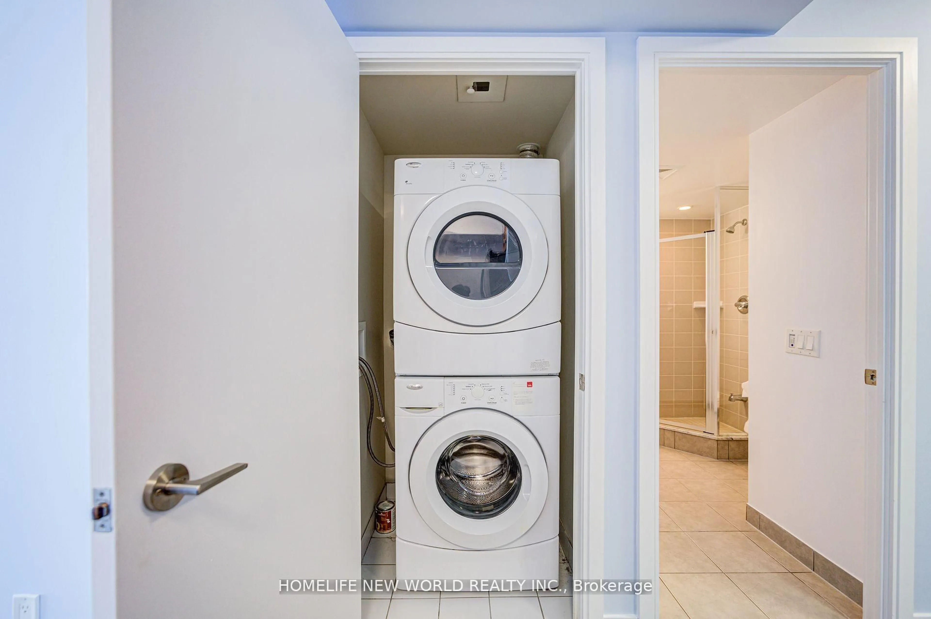 Laundry room for 181 Village Green Sq #1815, Toronto Ontario M1S 0K3